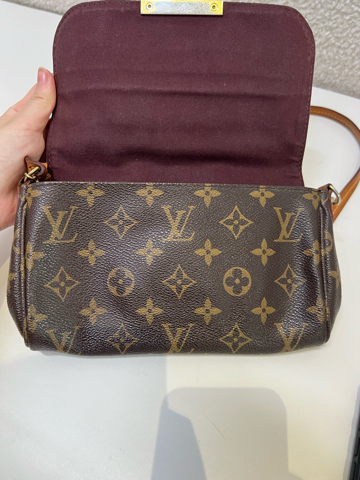 Louis Vuitton - Favorite Small - Leather - Black - (small)