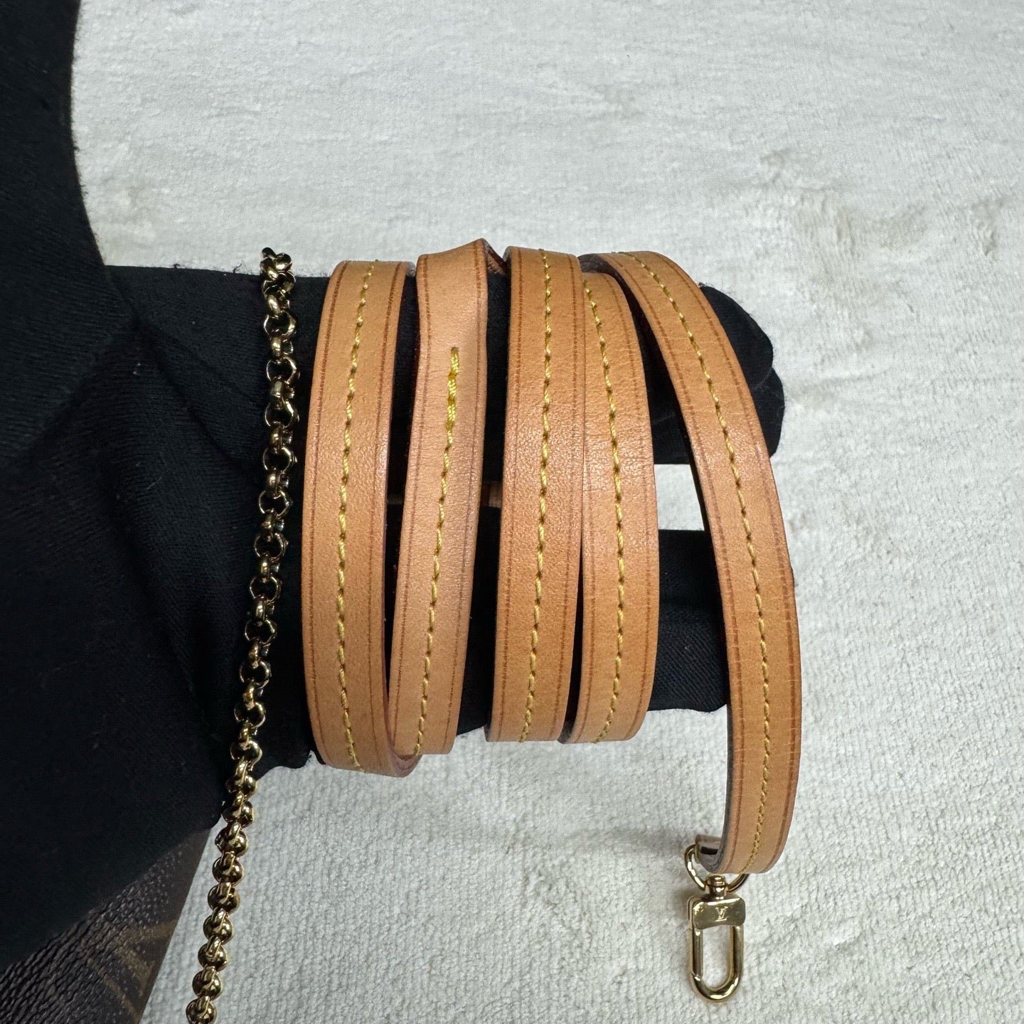 Louis Vuitton - Favorite - Synthetic - Brown - (Medium)