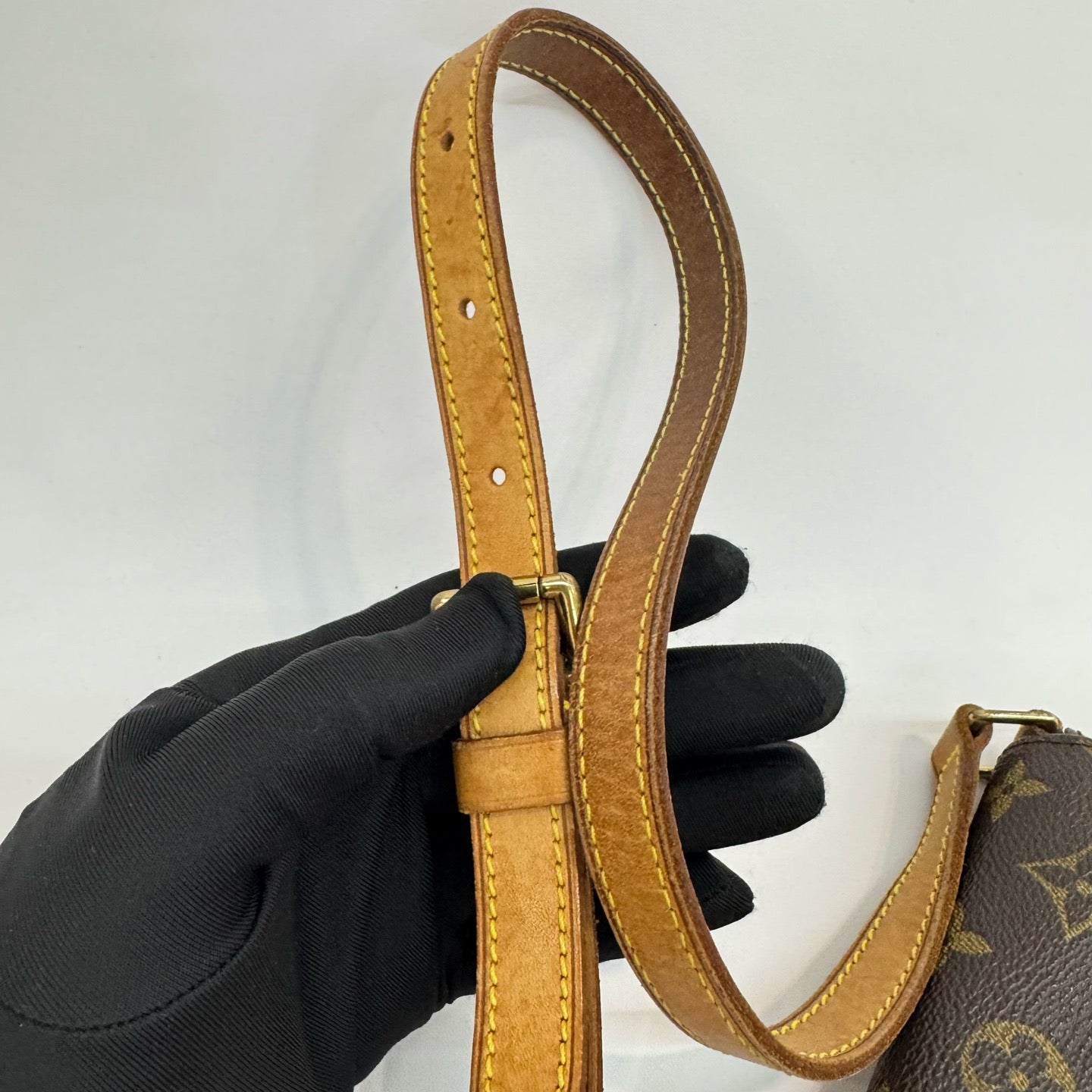 Louis Vuitton - Flap Shoulder Bag - Monogram coated canvas with vachetta leather trim - Brown - (small)