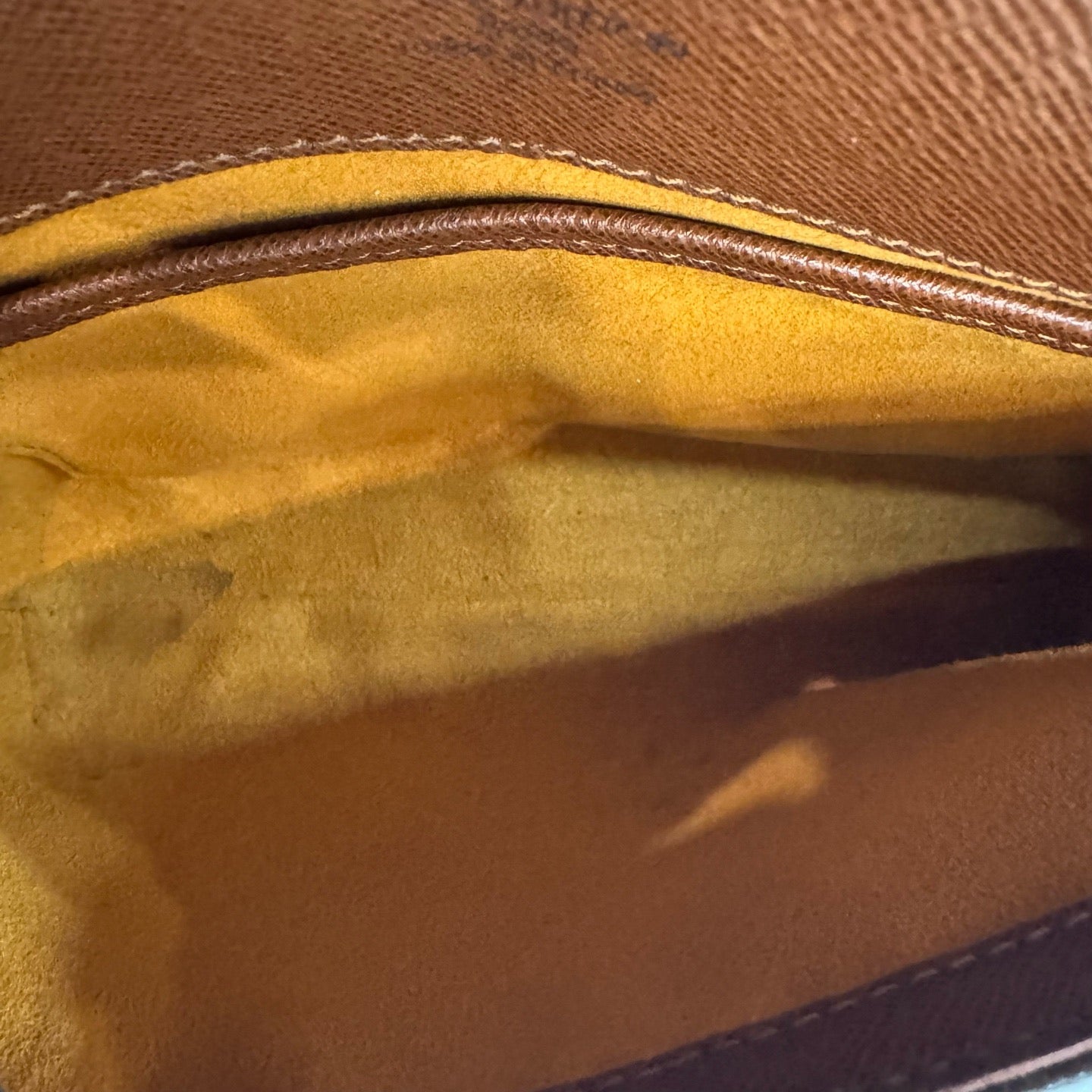 Louis Vuitton - Flap Shoulder Bag - Monogram coated canvas with vachetta leather trim - Brown - (small)