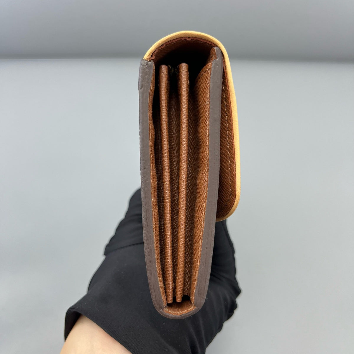 Louis Vuitton - Flap Wallet - Leather - Brown - (small)