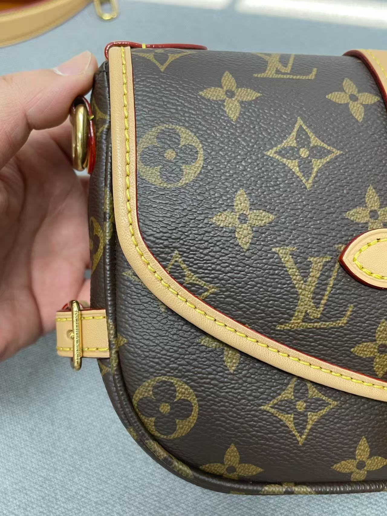 Louis Vuitton - Gemini - Monogram coated canvas with natural cowhide leather trim - Brown - (Mini)