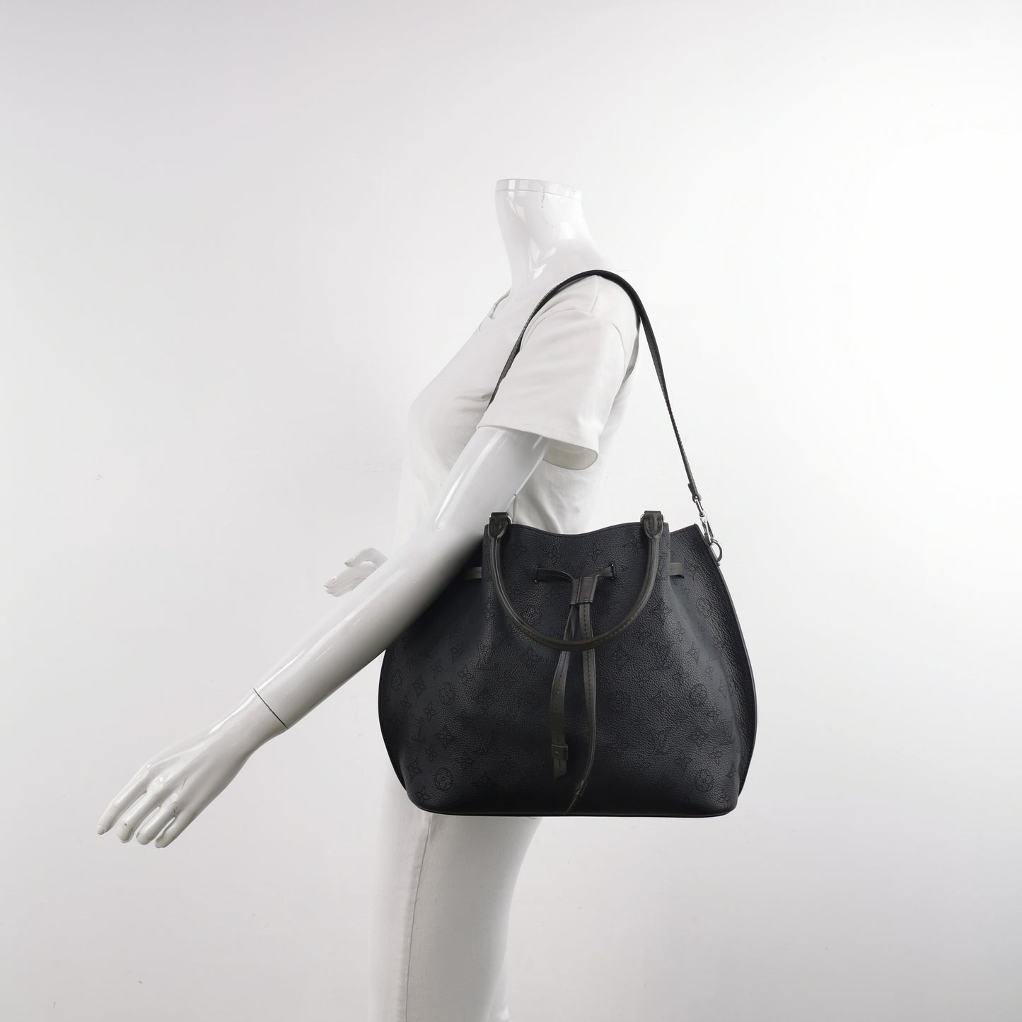 Louis Vuitton - Girolata - Leather - Black