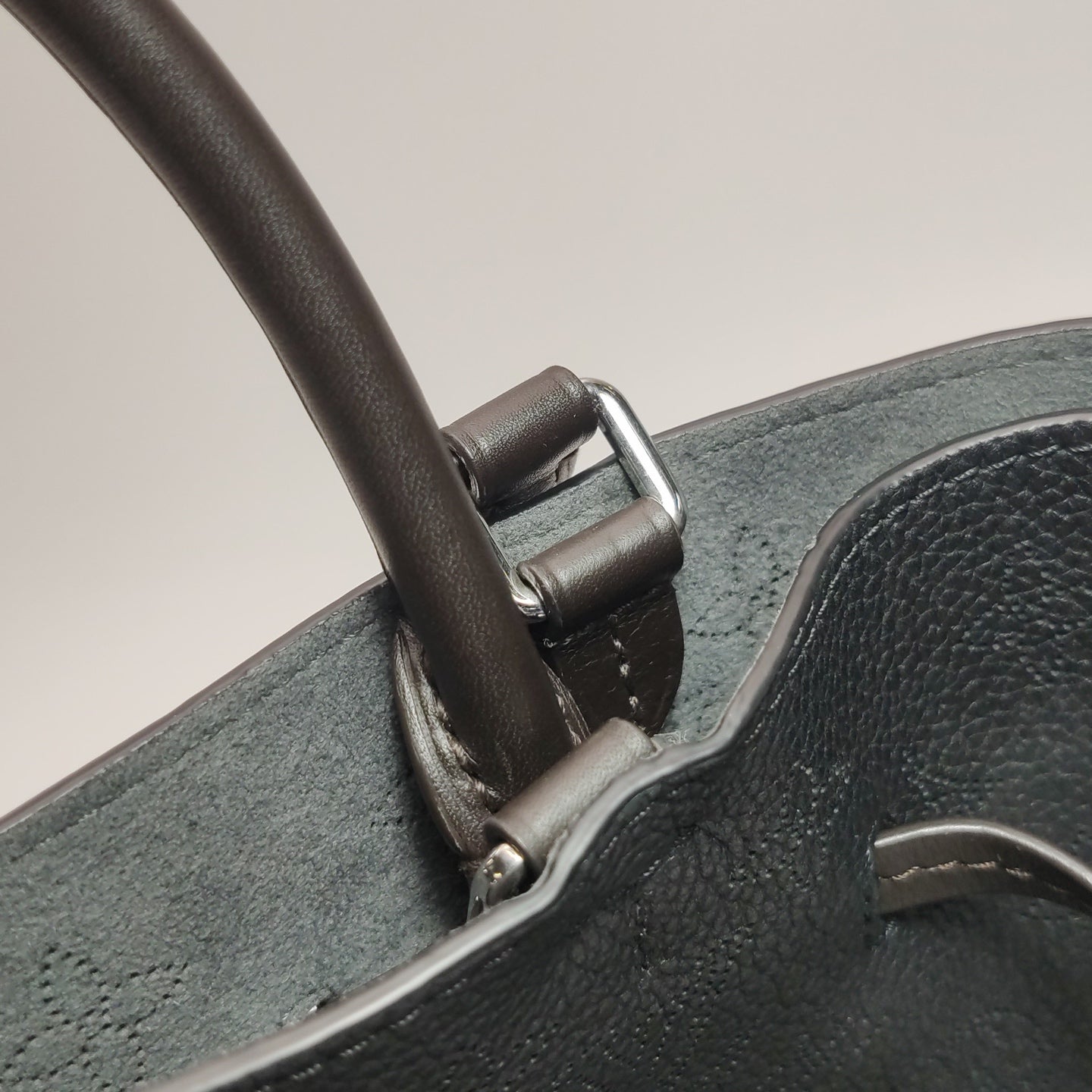 Louis Vuitton - Girolata - Leather - Black - (large)