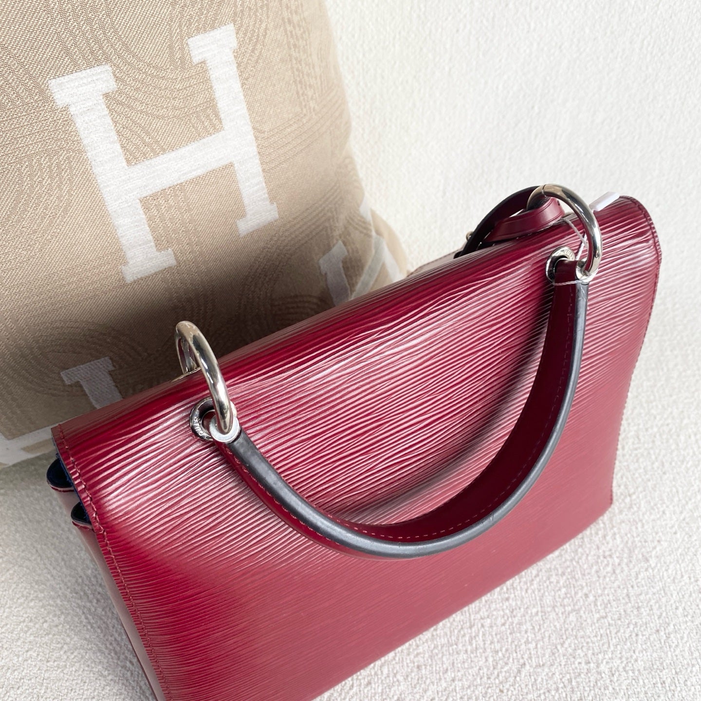 Louis Vuitton - Grenelle - Leather - Red - (small)