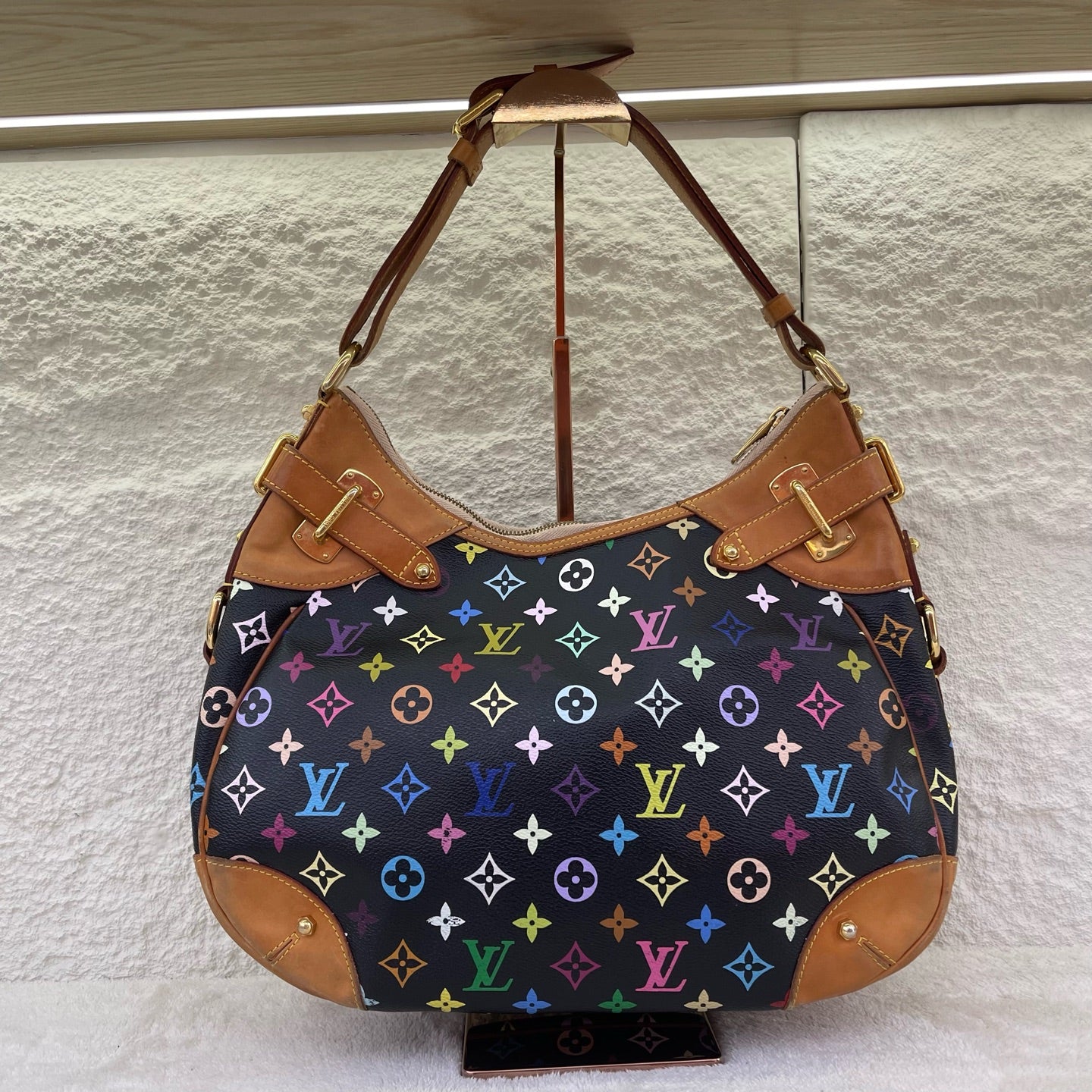 Louis Vuitton - Greta - Synthetic - Multicolour - (medium)