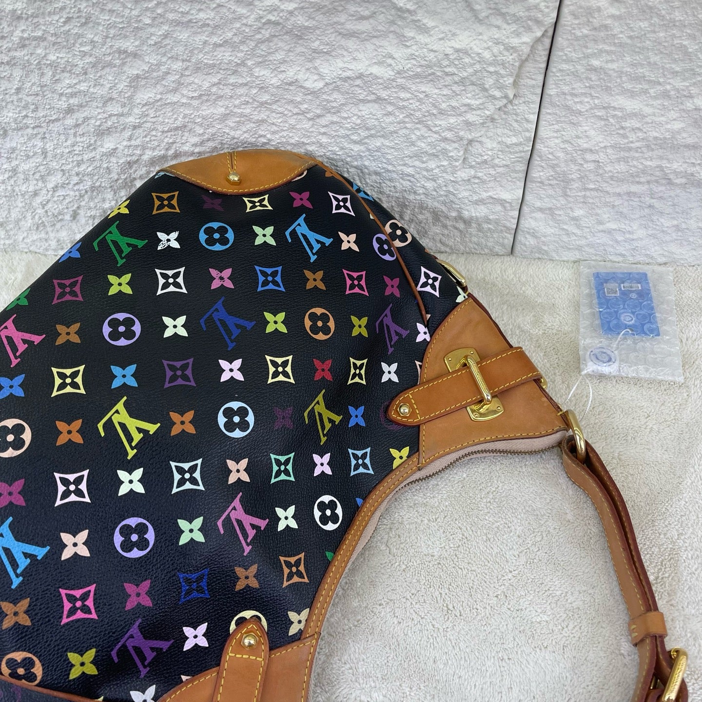Louis Vuitton - Greta - Synthetic - Multicolour - (medium)