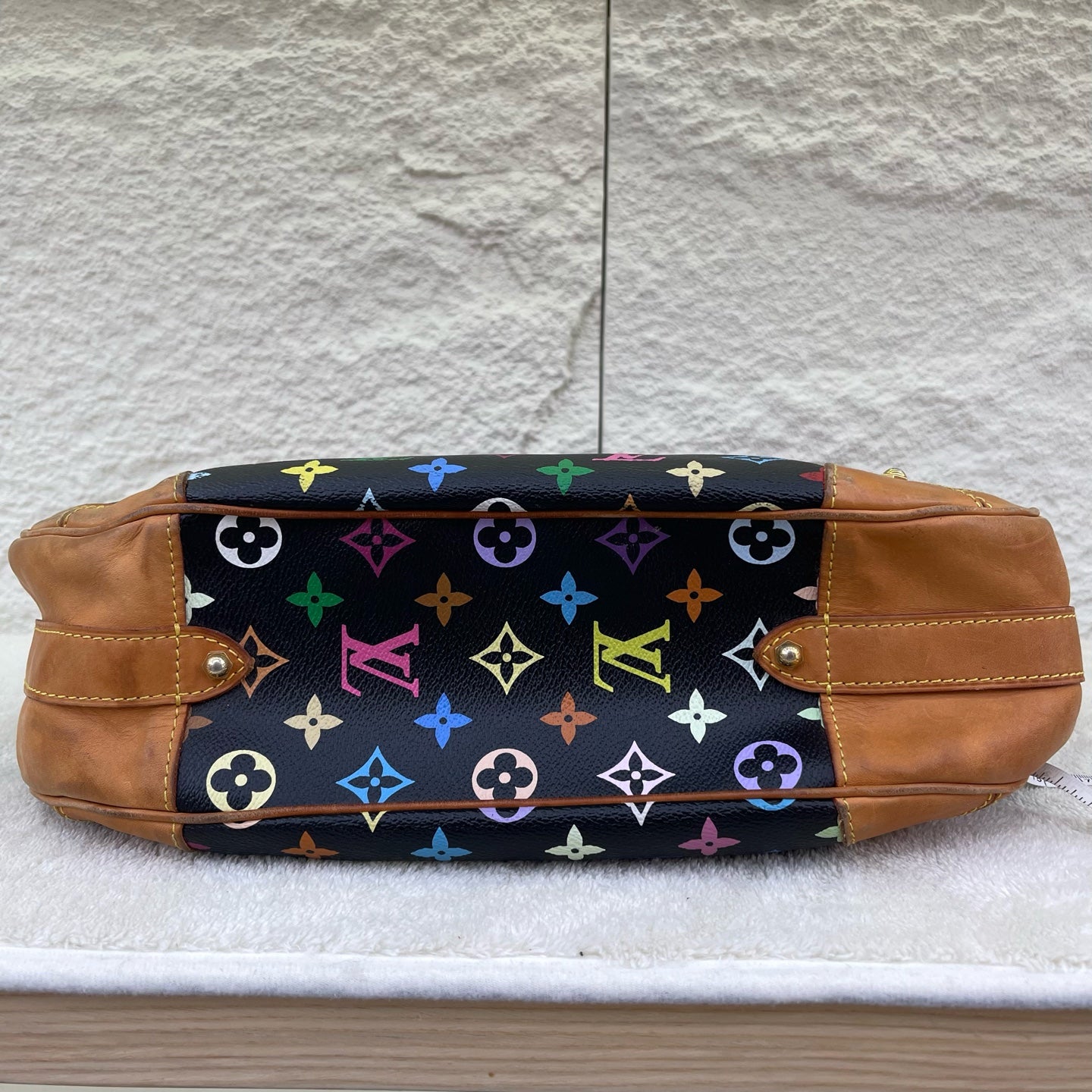 Louis Vuitton - Greta - Synthetic - Multicolour - (medium)