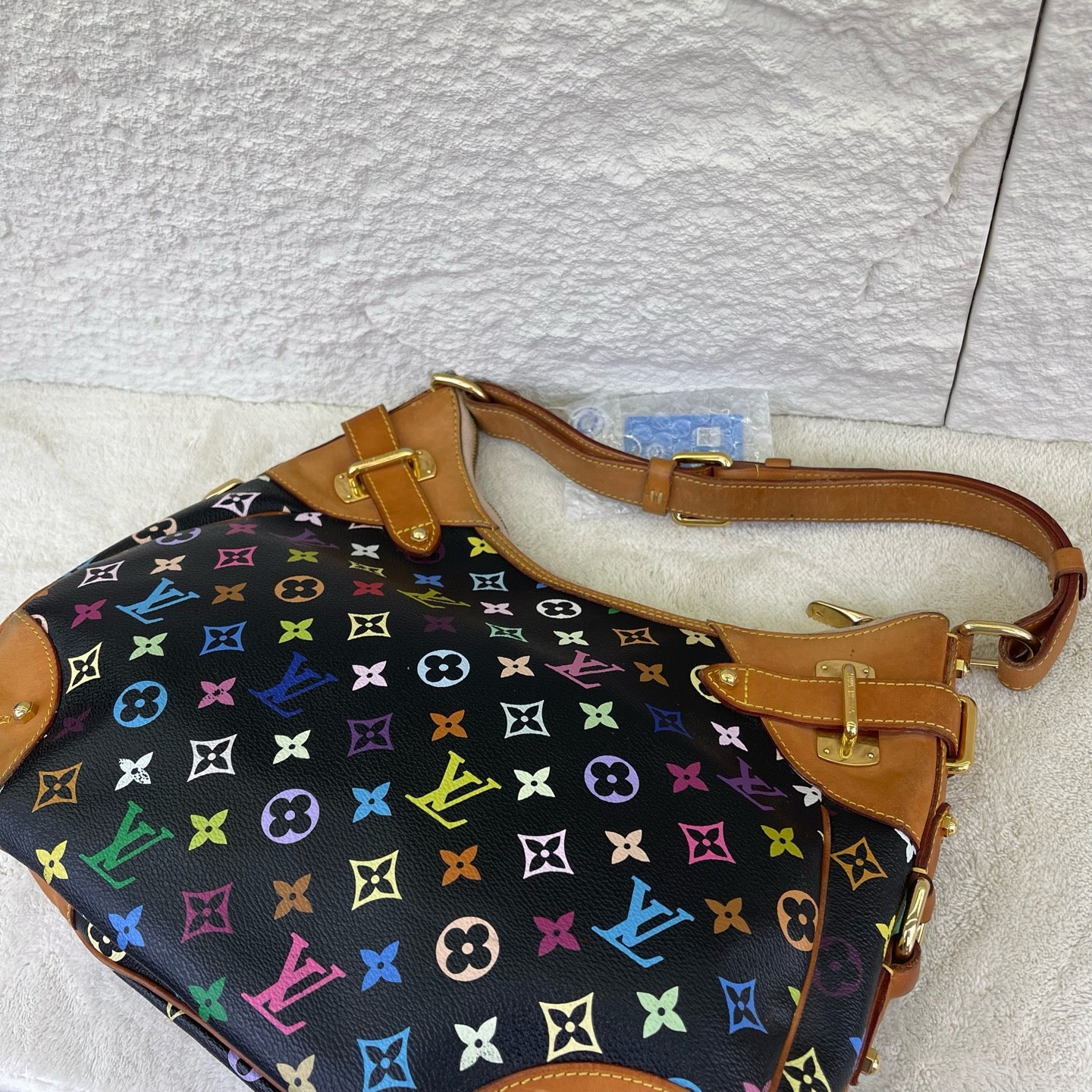 Louis Vuitton - Greta - Synthetic - Multicolour - (medium)