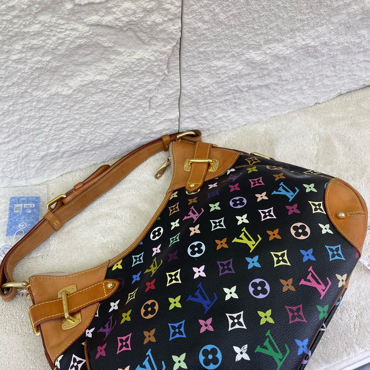Louis Vuitton - Greta - Synthetic - Multicolour - (medium)