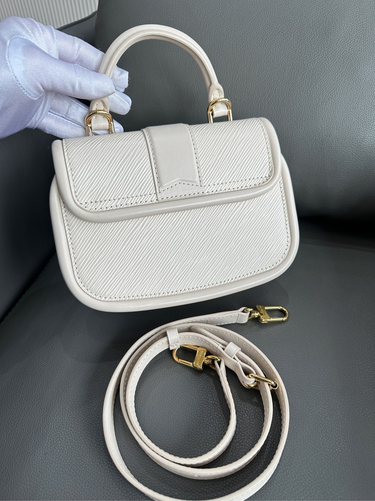 Louis Vuitton - HIDE AND SEEK - Leather - White - (mini)