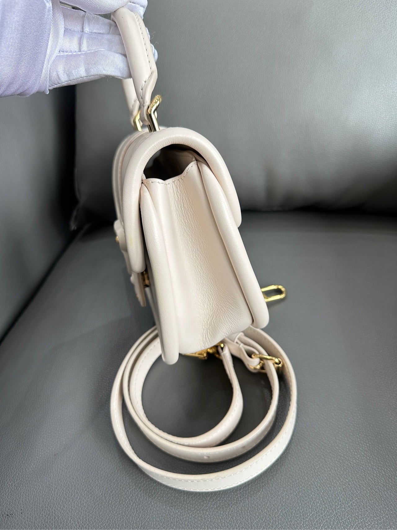 Louis Vuitton - HIDE AND SEEK - Leather - White - (mini)