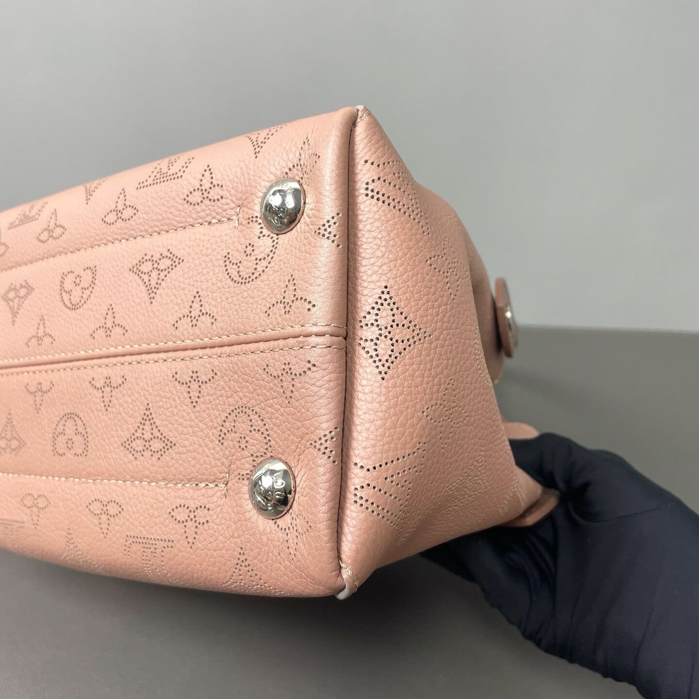 Louis Vuitton - Hina PM Perforated - Grained leather - Pink - (medium)
