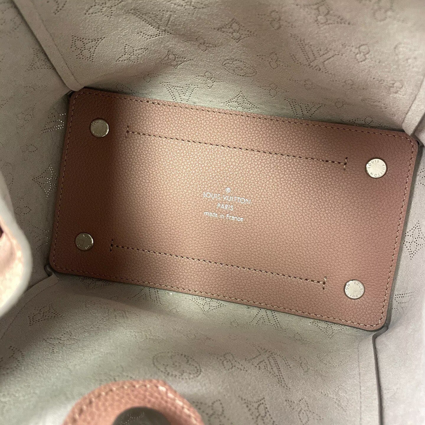 Louis Vuitton - Hina PM Perforated - Grained leather - Pink - (medium)