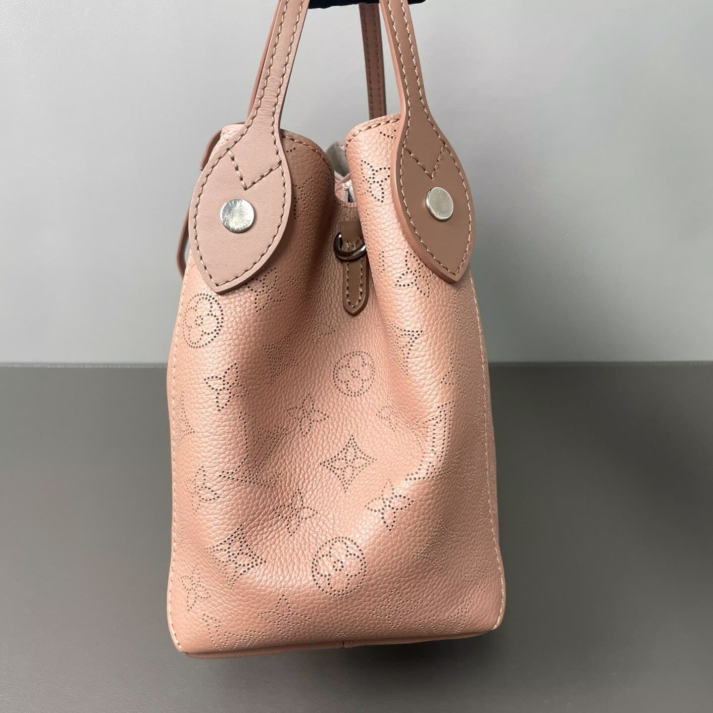 Louis Vuitton - Hina PM Perforated - Grained leather - Pink - (medium)