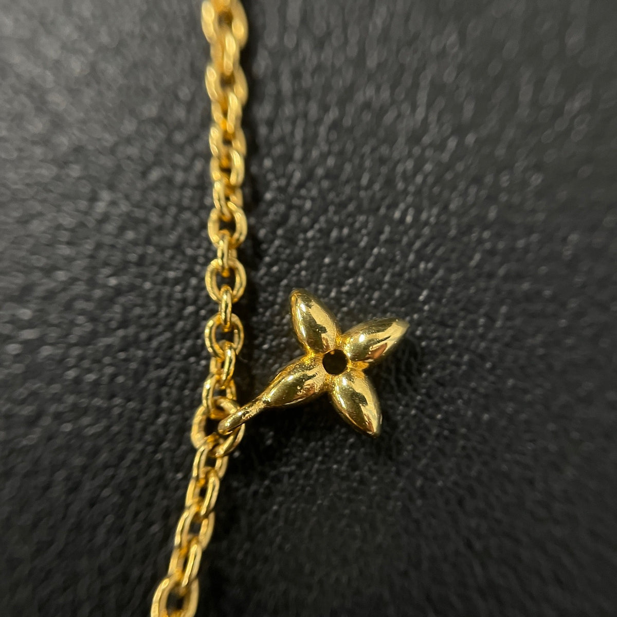 Louis Vuitton - Iconic - Gold-tone metal with clear rhinestone embellishment. - Gold - (47)