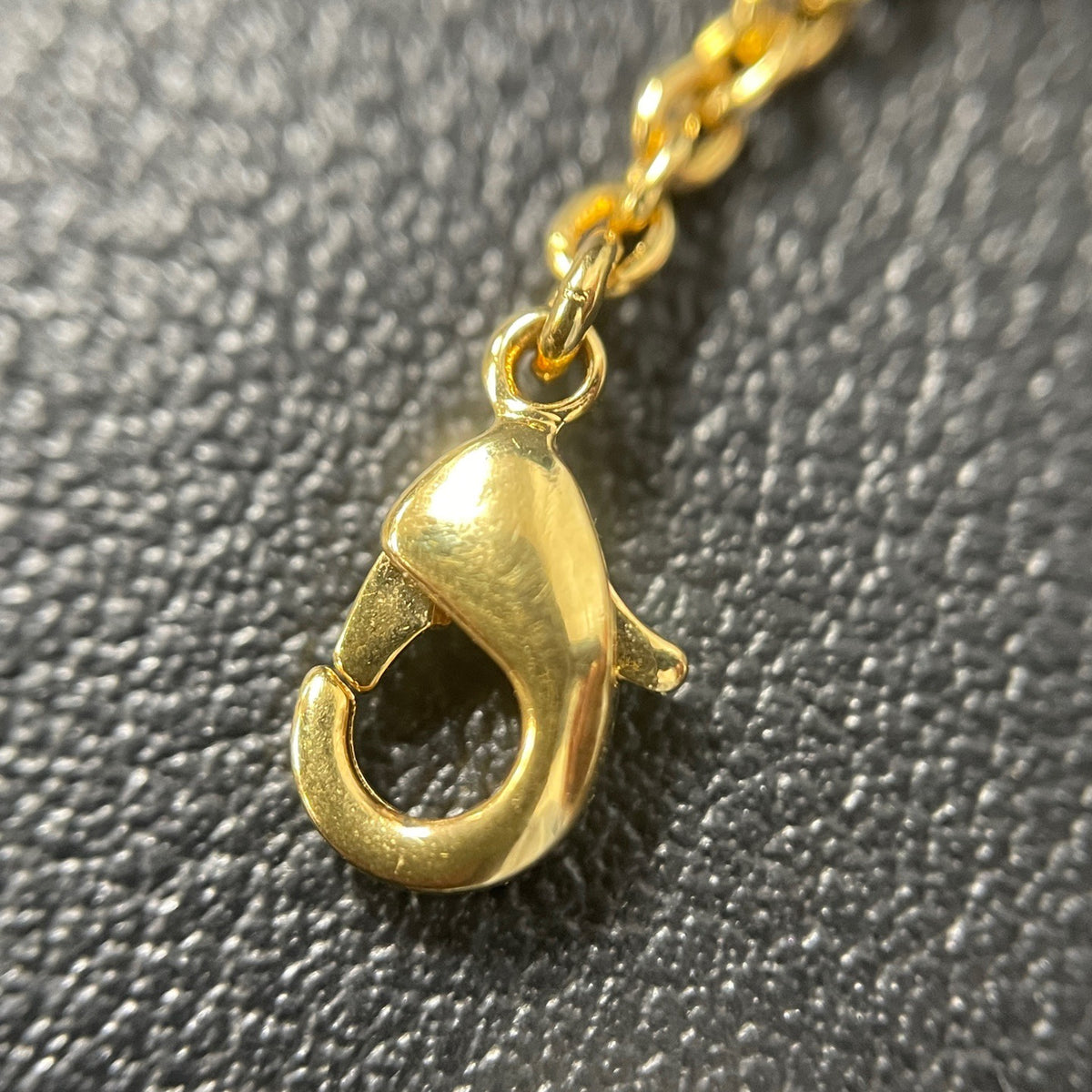 Louis Vuitton - Iconic - Gold-tone metal with clear rhinestone embellishment. - Gold - (47)