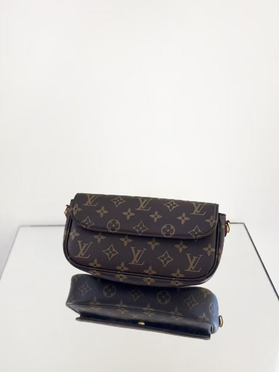 Louis Vuitton - Ivy Bag - Monogram coated canvas with Vachetta leather trim - Brown with gold-tone hardware - (mini)