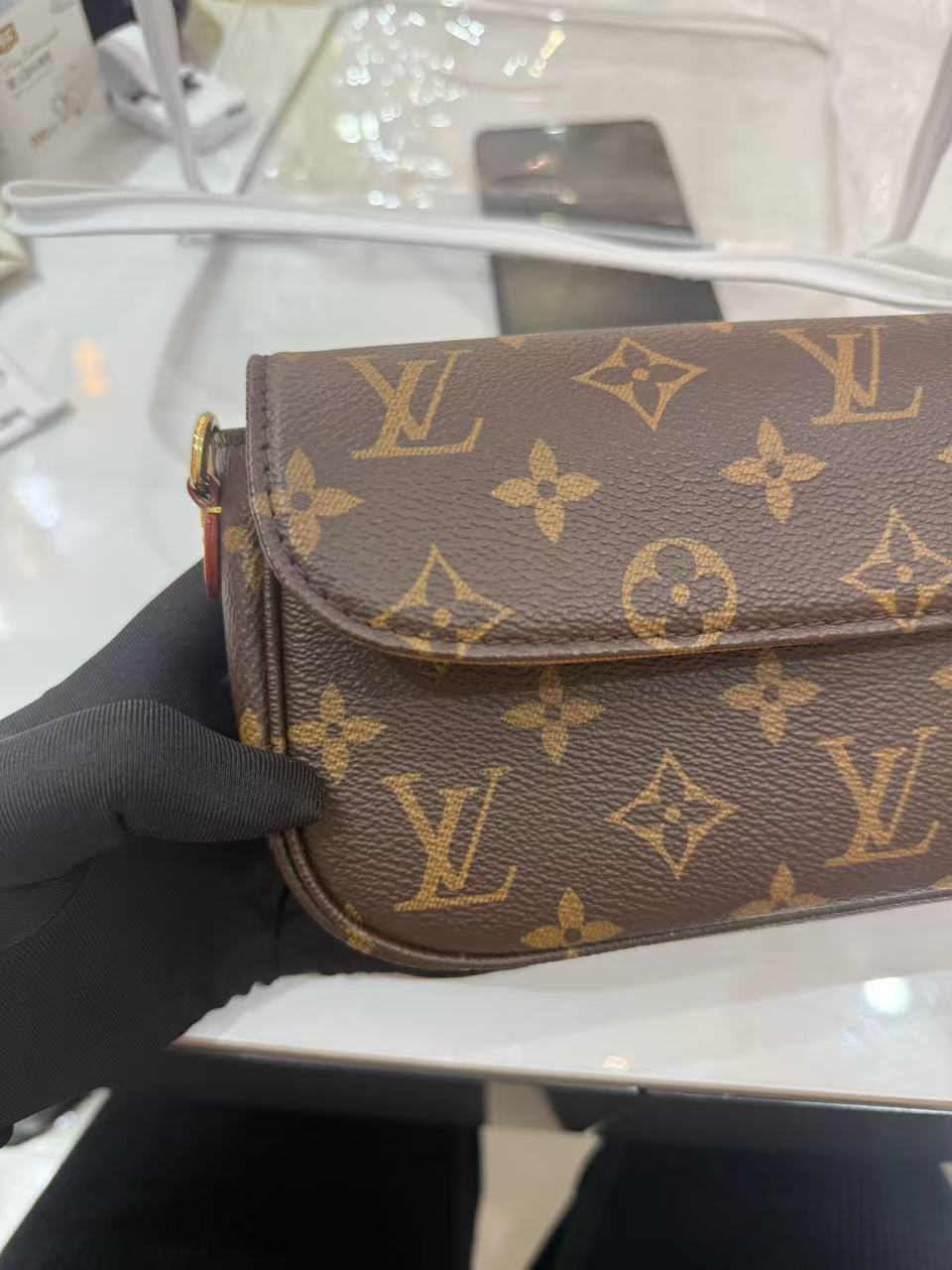 Louis Vuitton - Ivy Bag - Monogram coated canvas with Vachetta leather trim - Brown with gold-tone hardware - (mini)