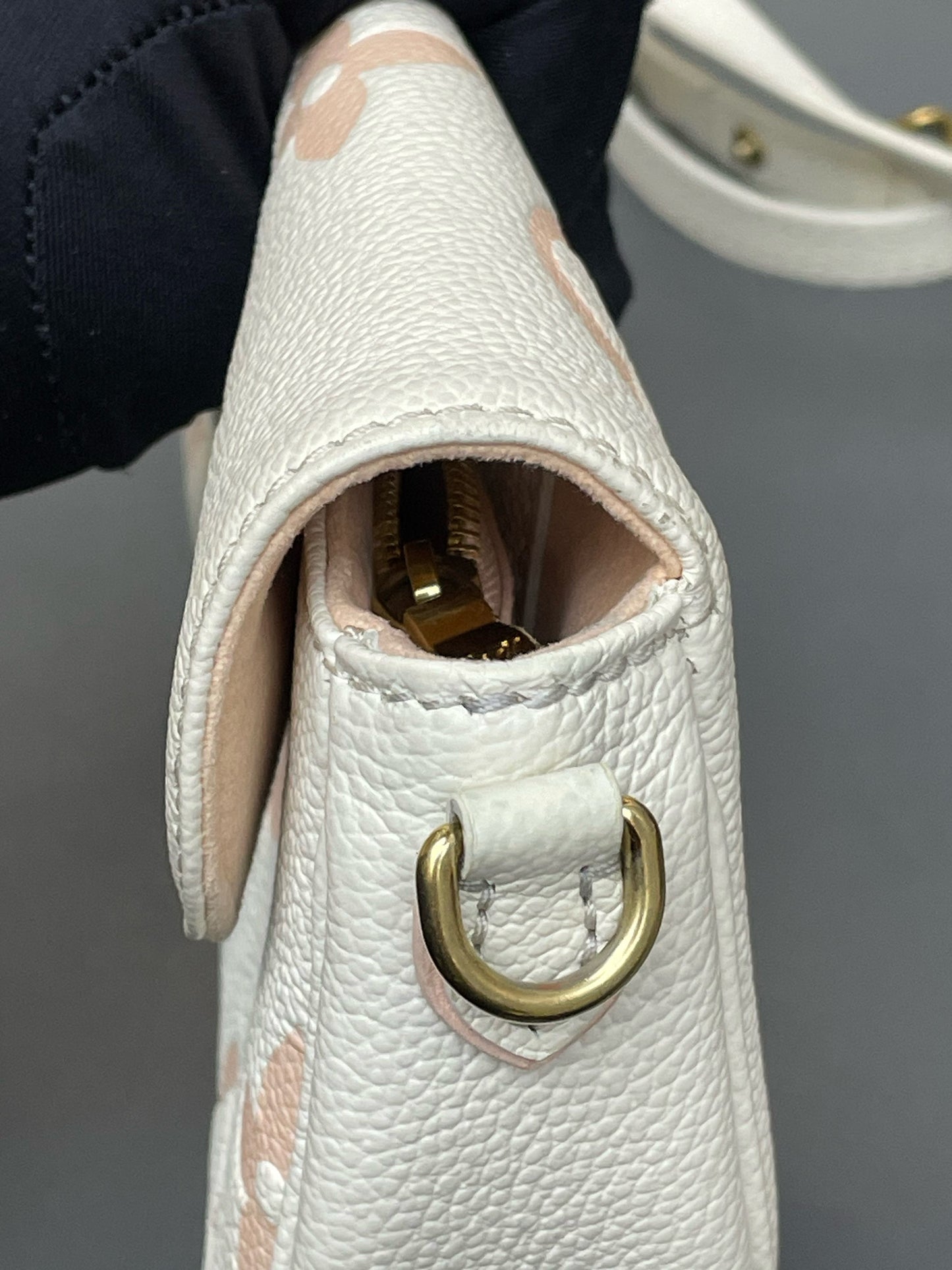 Louis Vuitton - Ivy - Embossed leather - White - (mini)