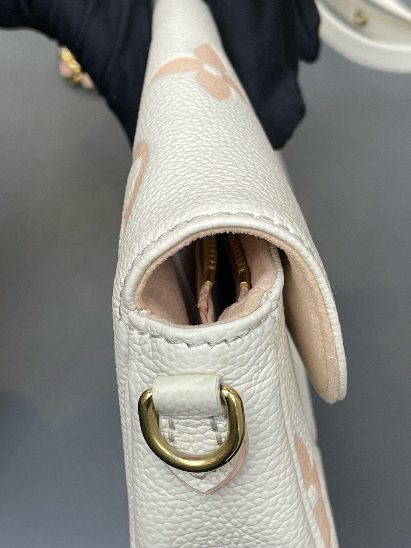 Louis Vuitton - Ivy - Embossed leather - White - (mini)