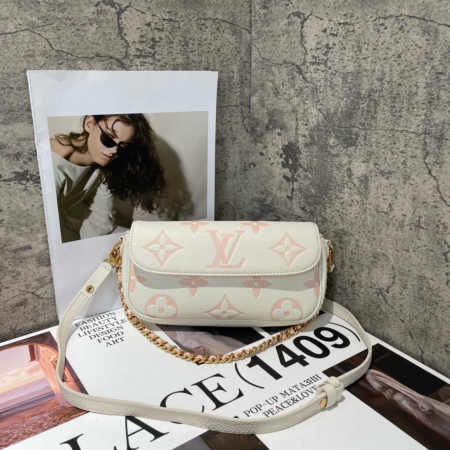 Louis Vuitton - Ivy - Embossed leather - White - (mini)