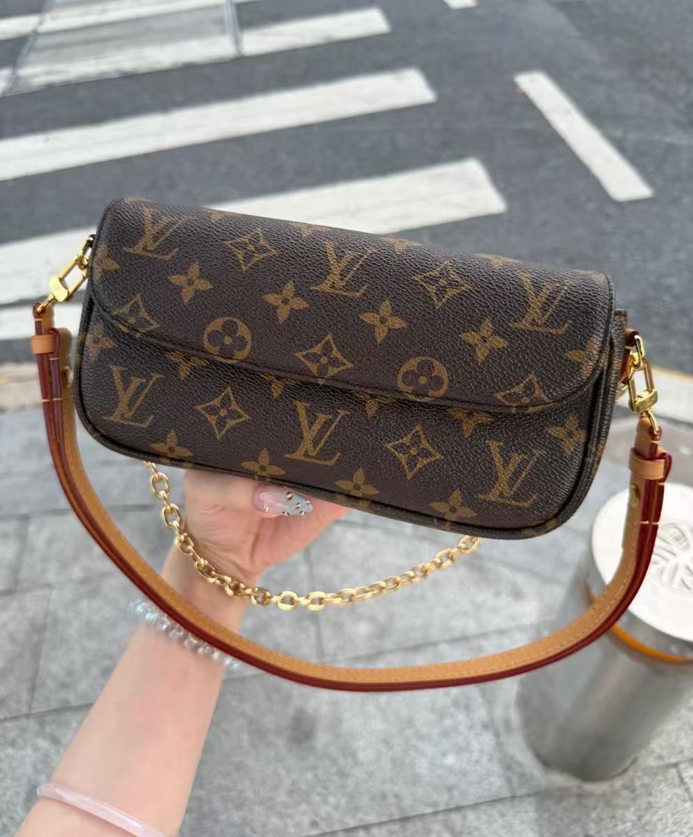 Louis Vuitton - IVY - Monogram coated canvas with Vachetta leather trim - Brown - (Small)