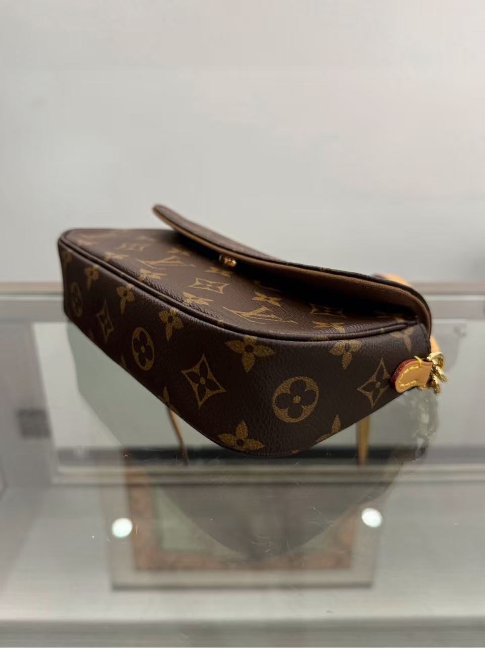Louis Vuitton - IVY - Monogram coated canvas with Vachetta leather trim - Brown - (Small)