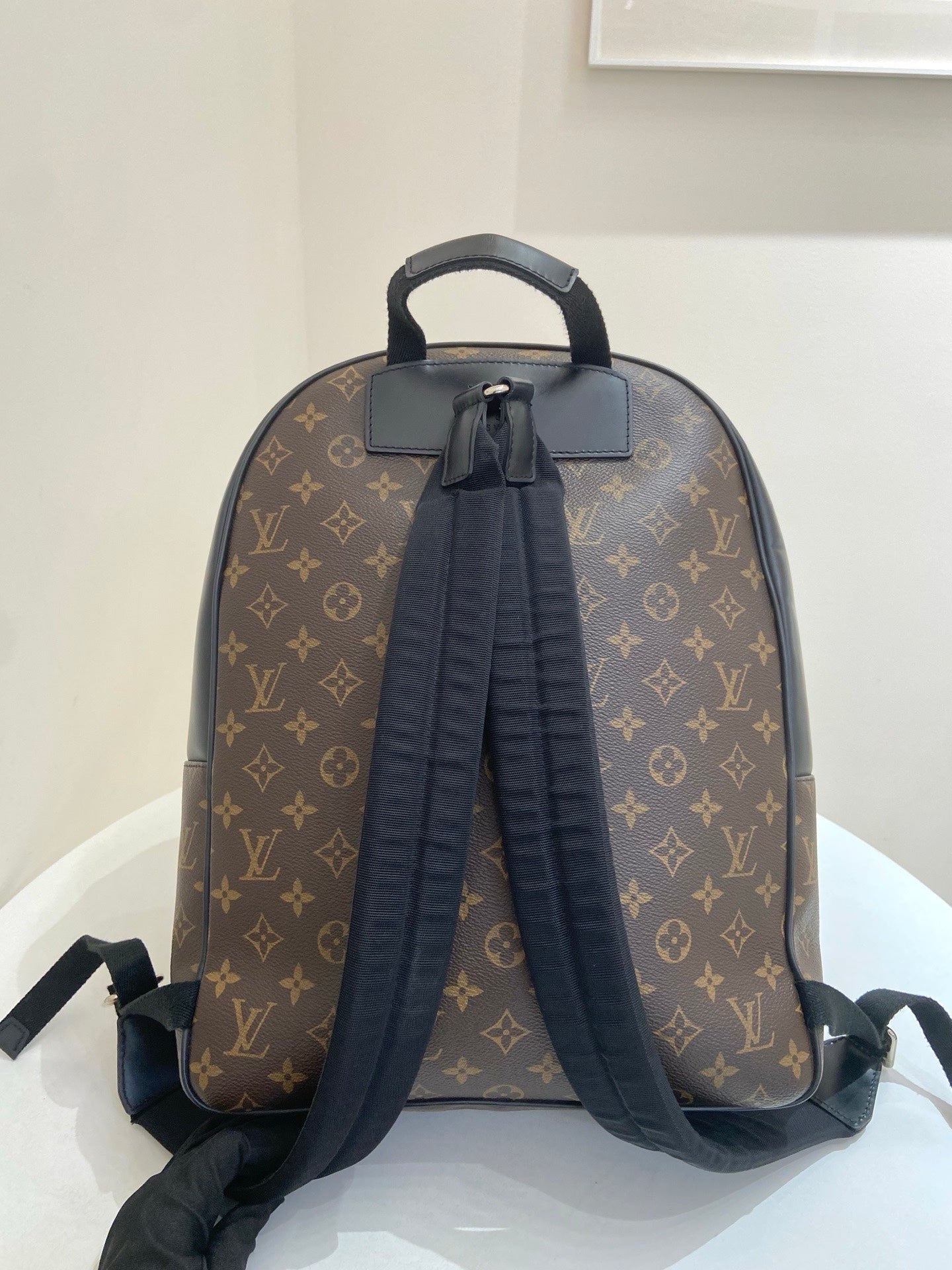 Louis Vuitton - Josh - Leather - Brown - (medium)