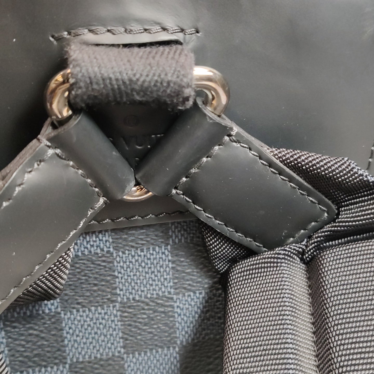 Louis Vuitton - Josh - Leather - Multicolour - (medium)