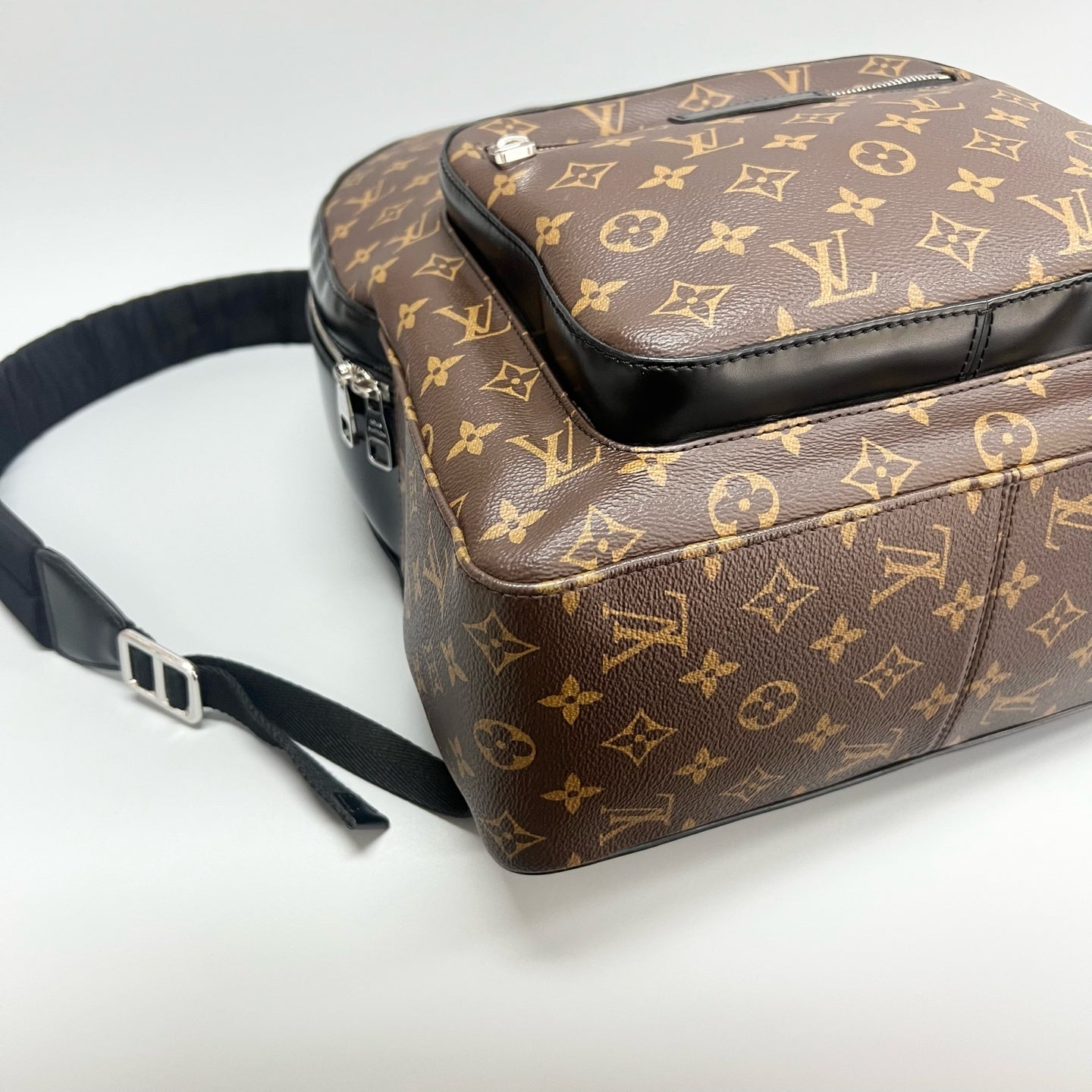 Louis Vuitton - Josh - Synthetic - Brown - (medium)