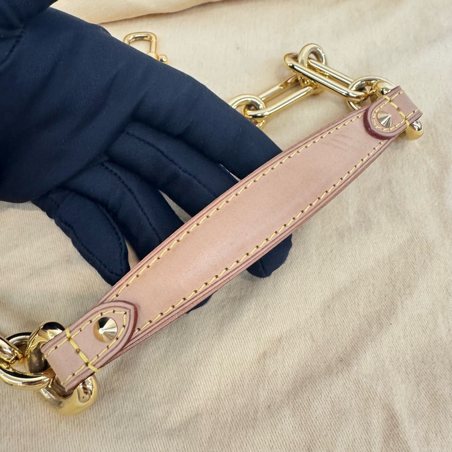 Louis Vuitton - Judy PM - Monogram Multicolore Canvas with Vachetta Leather Trim - White with Multicolour Monogram - (medium)