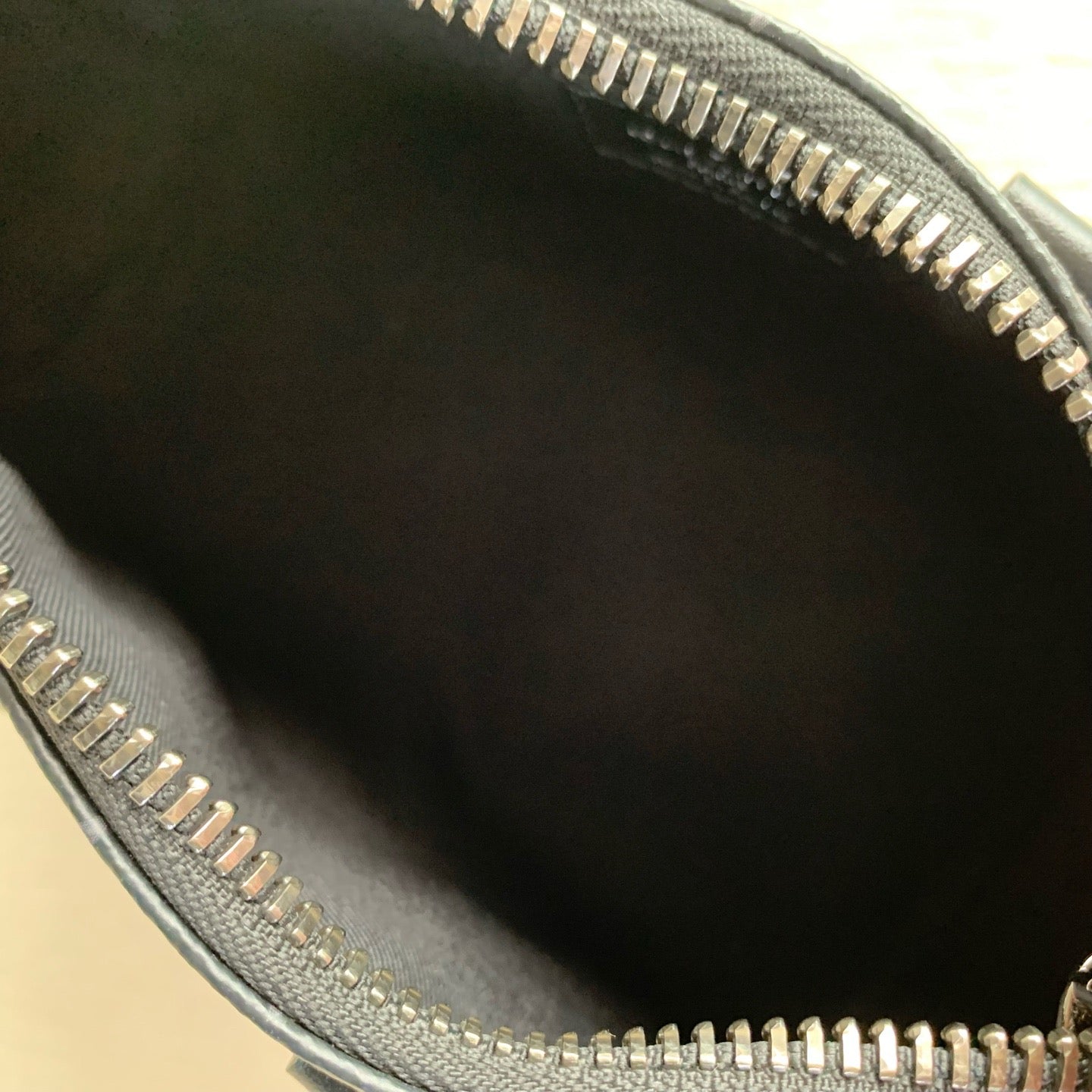 Louis Vuitton - Keepall - Leather - Black - (mini)