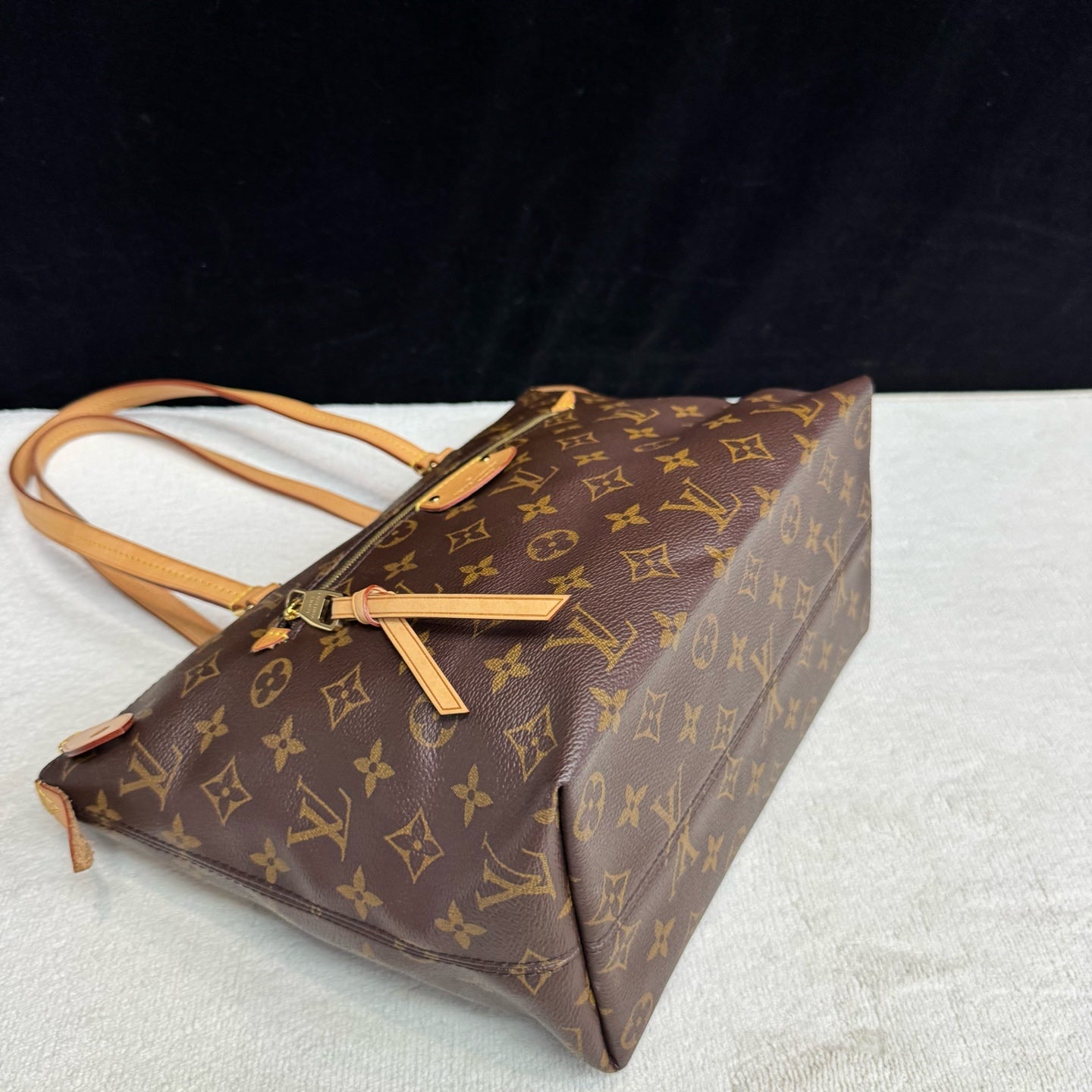 Louis Vuitton - Lena - Leather - Brown - (medium)