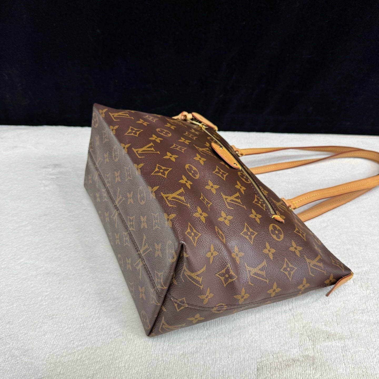 Louis Vuitton - Lena - Leather - Brown - (medium)