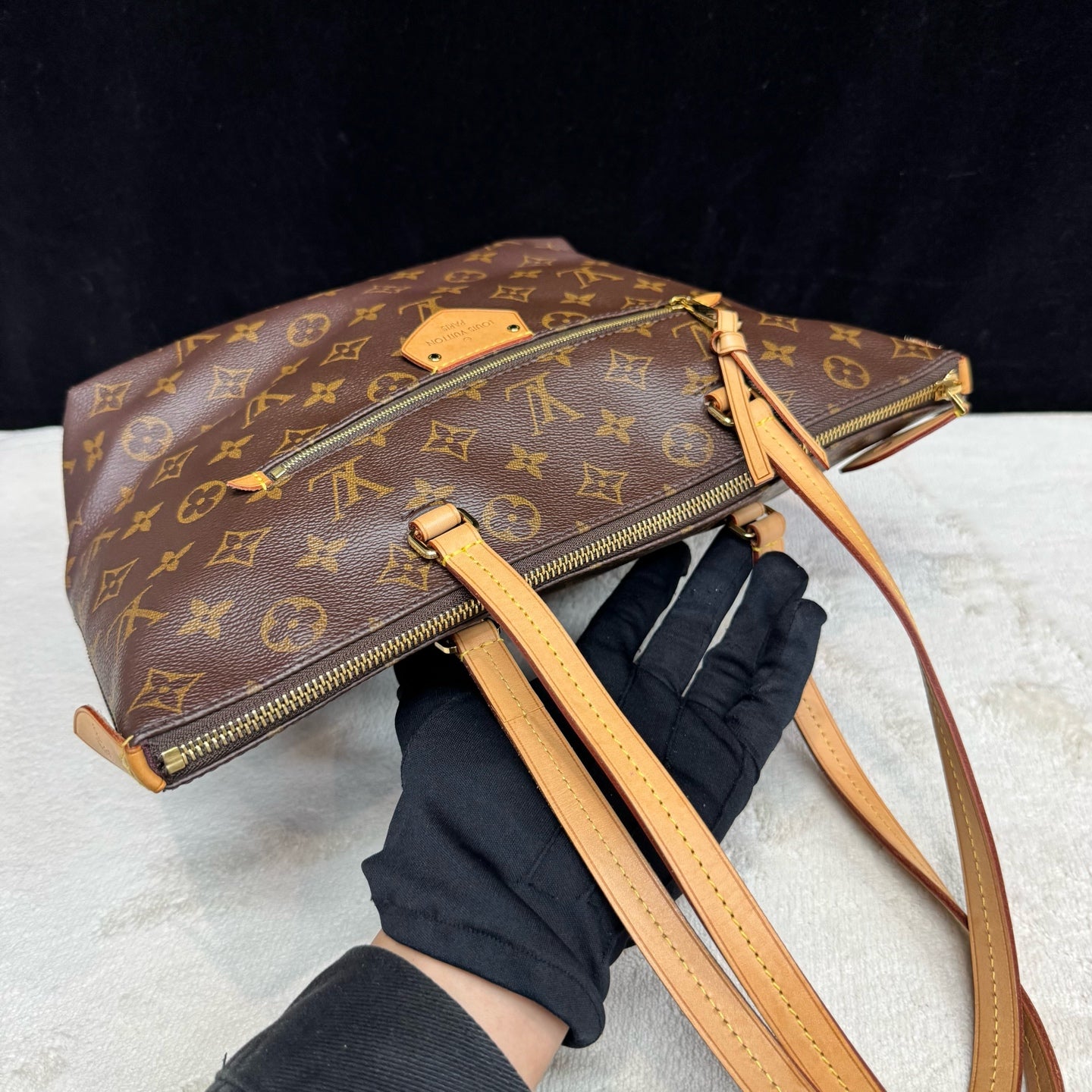 Louis Vuitton - Lena - Leather - Brown - (medium)