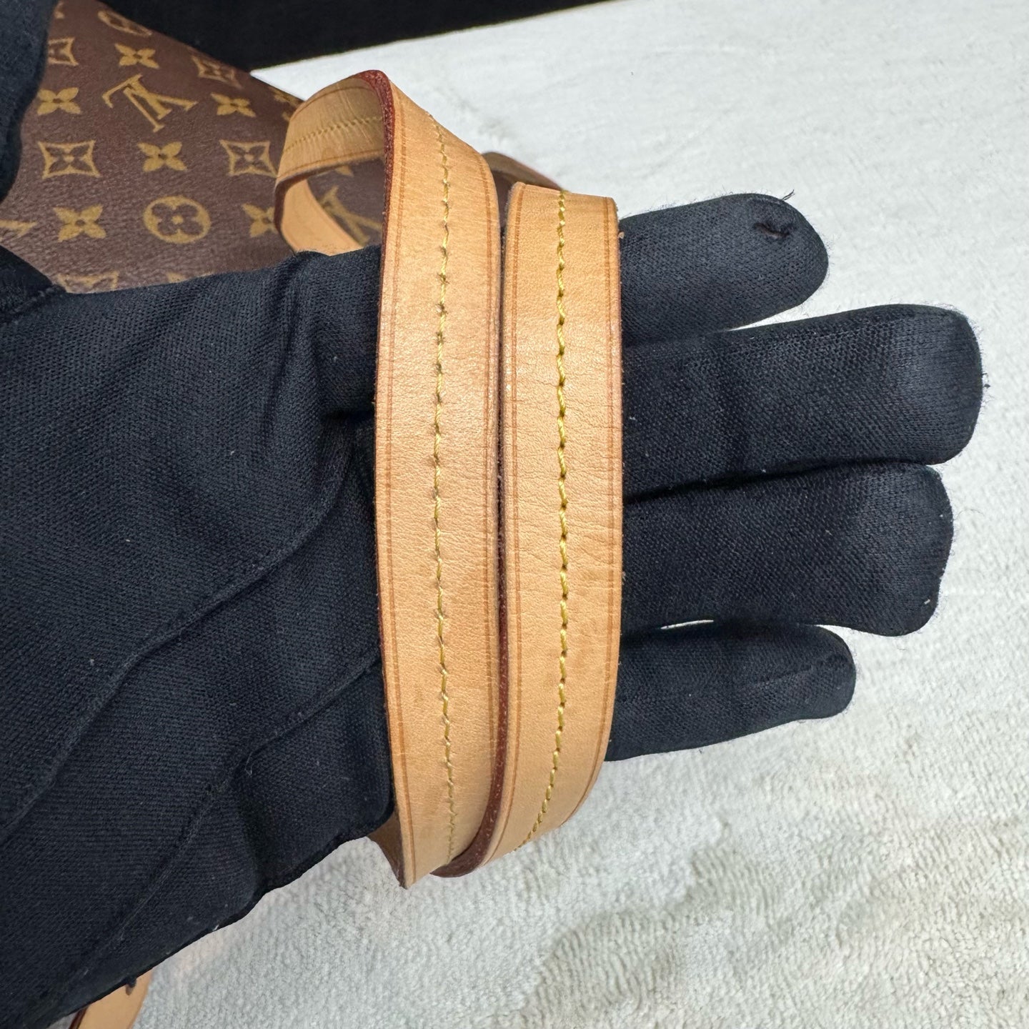 Louis Vuitton - Lena - Leather - Brown - (medium)