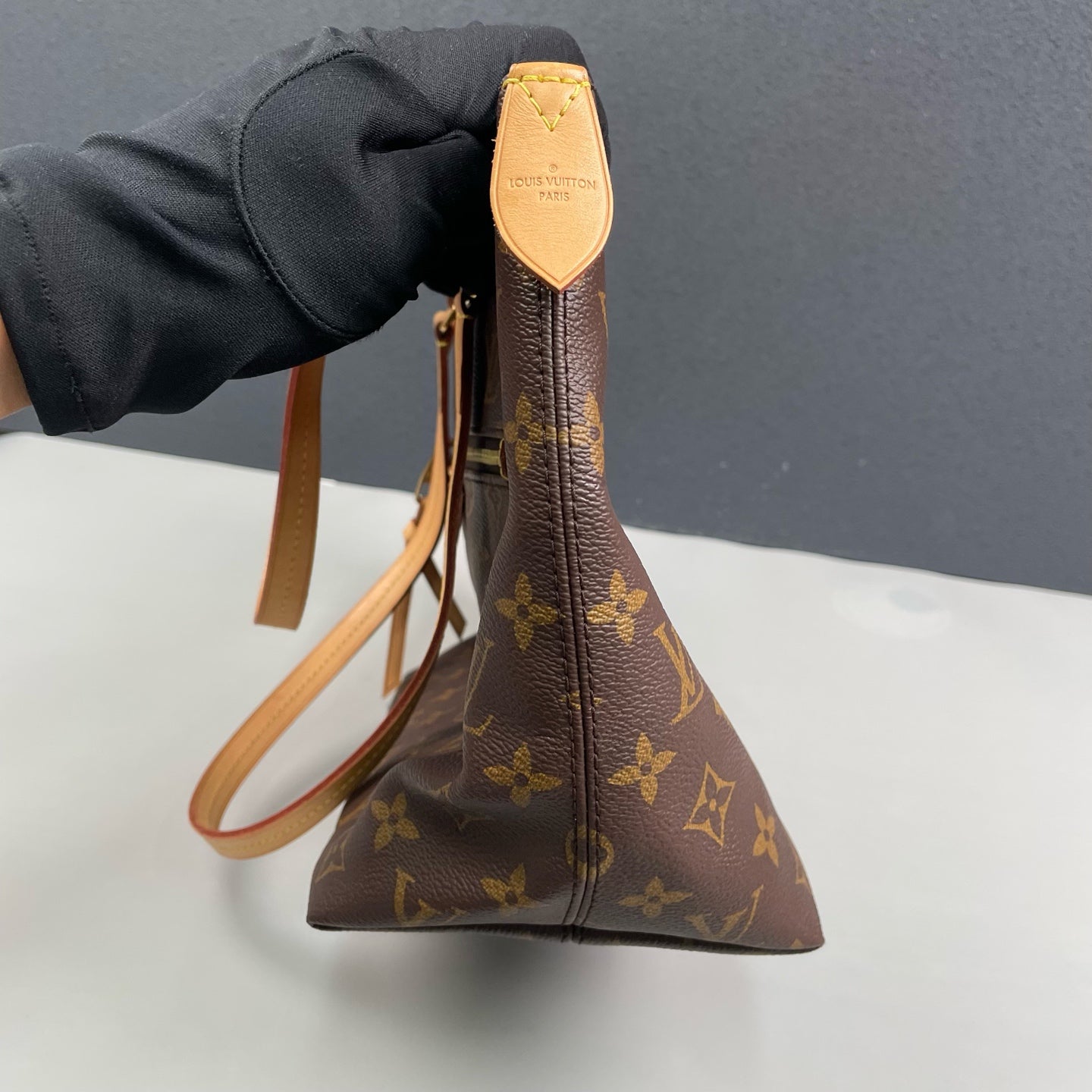 Louis Vuitton - Lena - Leather - Brown - (medium)