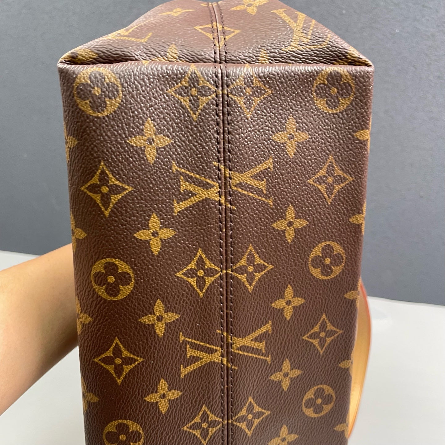 Louis Vuitton - Lena - Leather - Brown - (medium)