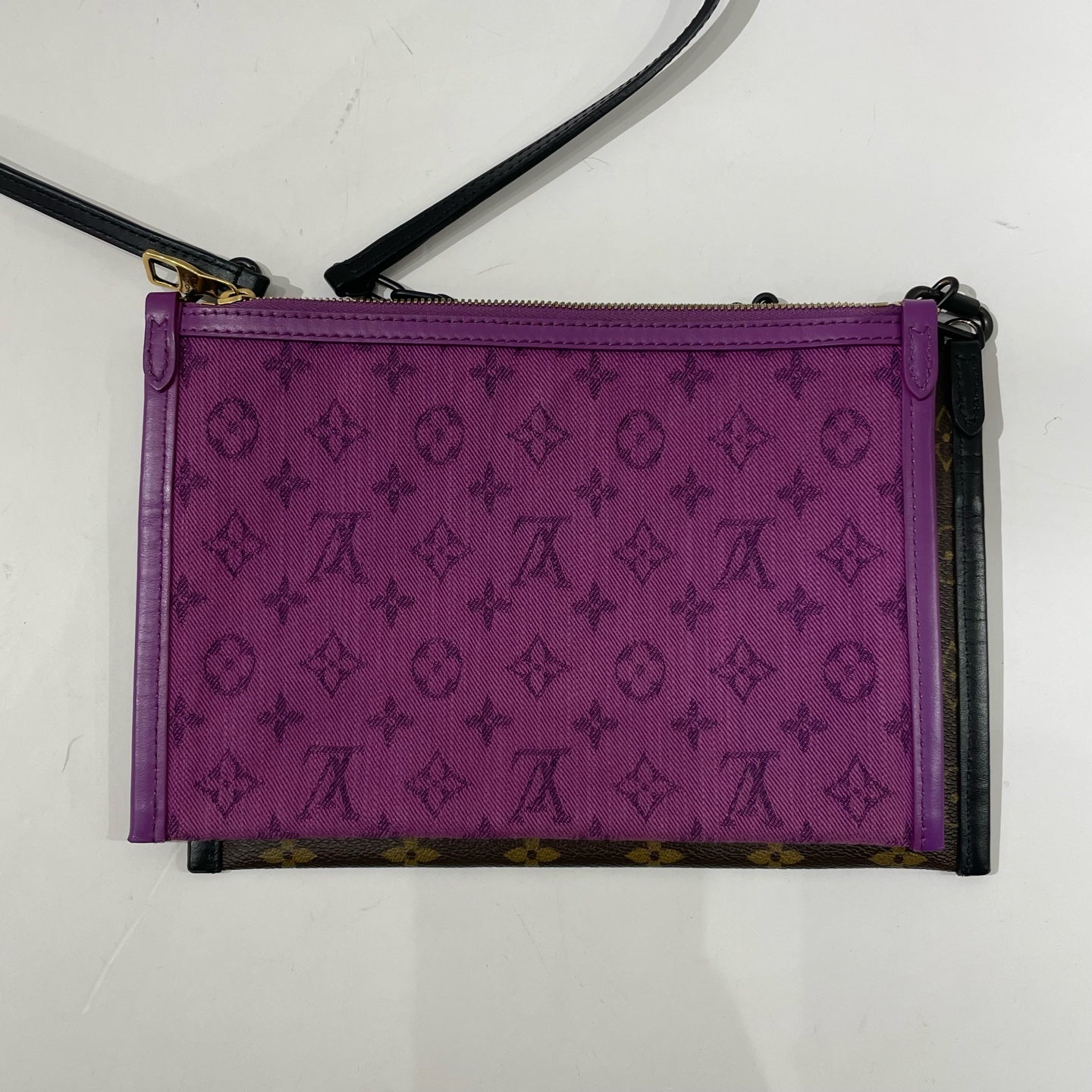 Louis Vuitton - Limited Edition Flat Two-in-One Pouch - Coated canvas and textile with leather trim - Multicolour - (Medium)