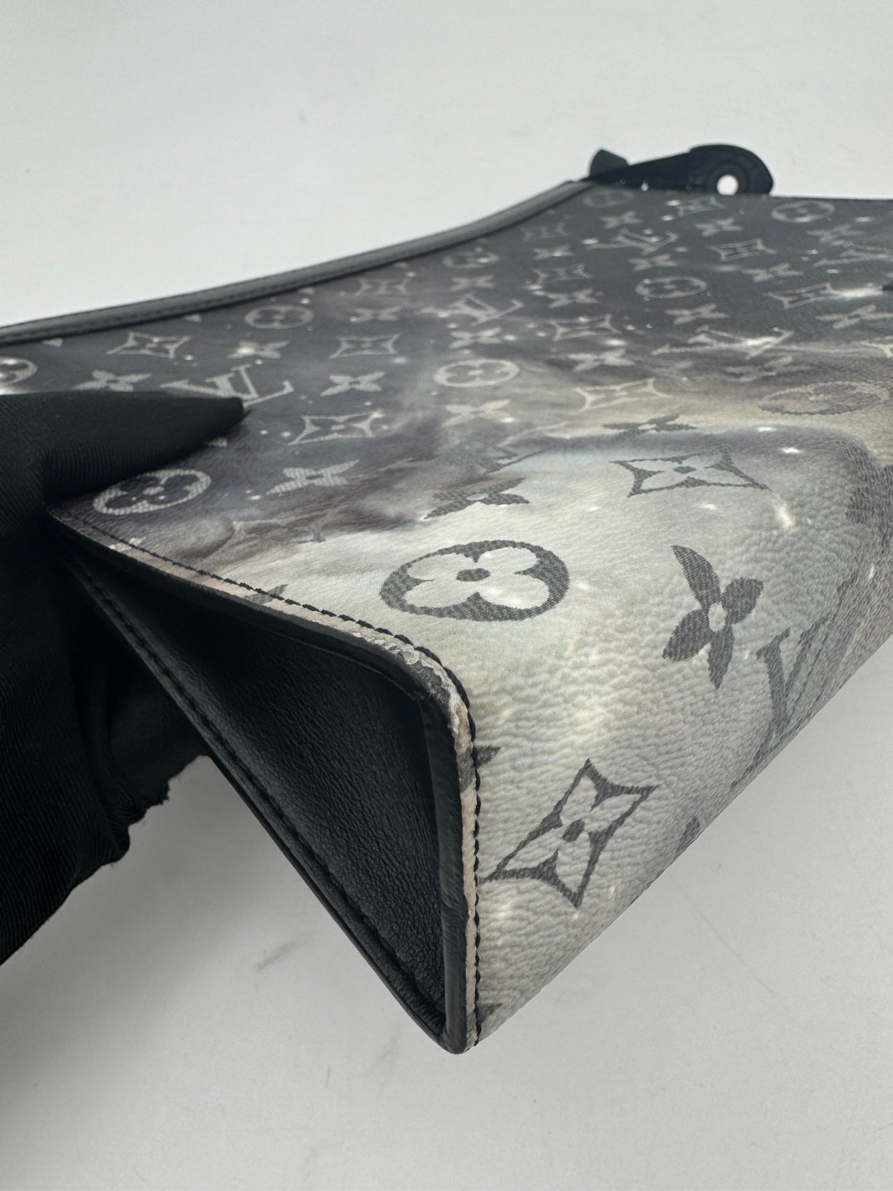 Louis Vuitton - Limited Edition Starry Sky Pouch - Coated canvas with cowhide trim - Multicolour - (medium)