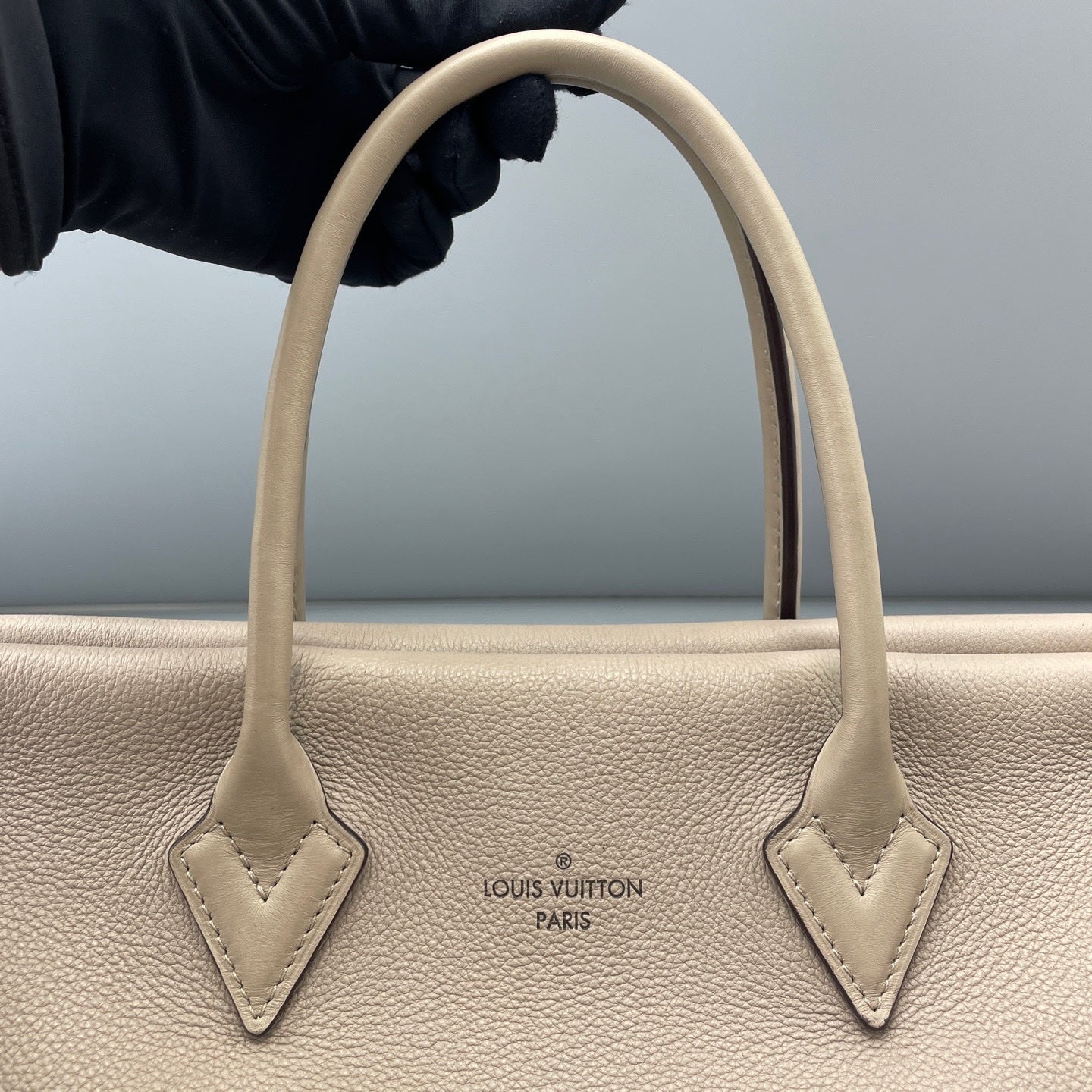 Louis Vuitton - Lockit - Leather - Beige - (medium)