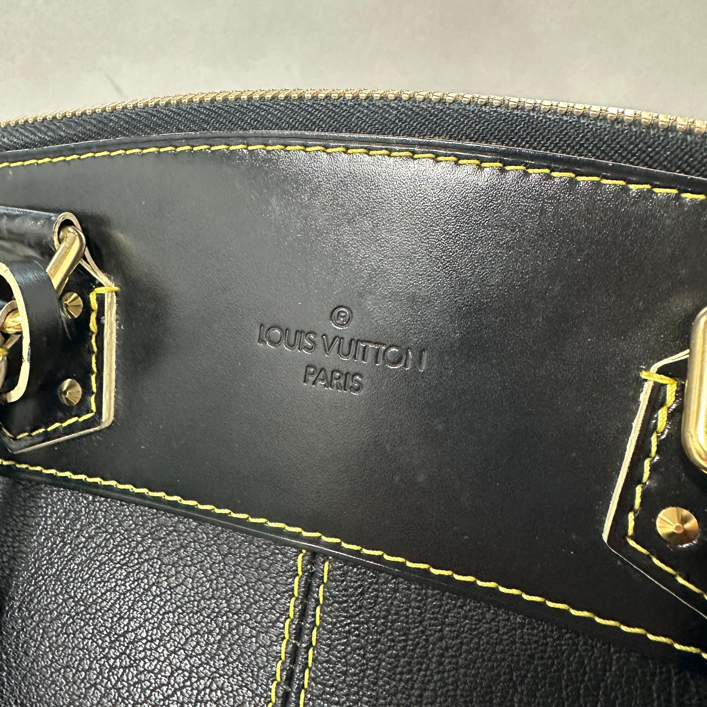 Louis Vuitton - Lockit - Leather - Black - (medium)