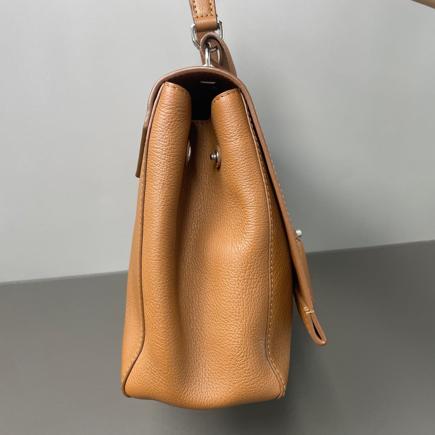 Louis Vuitton Lockme Leather Brown - view 5