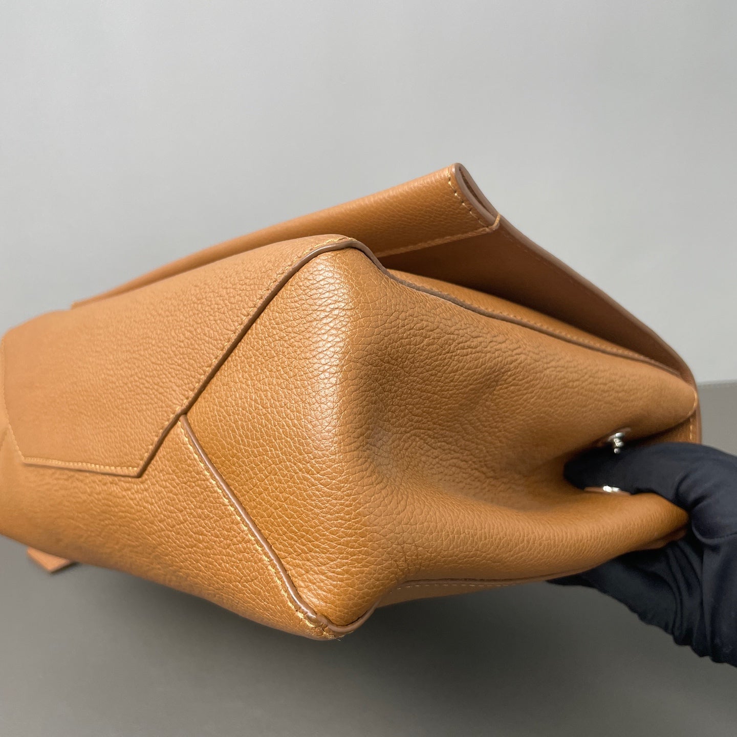 Louis Vuitton Lockme Leather Brown - view 8
