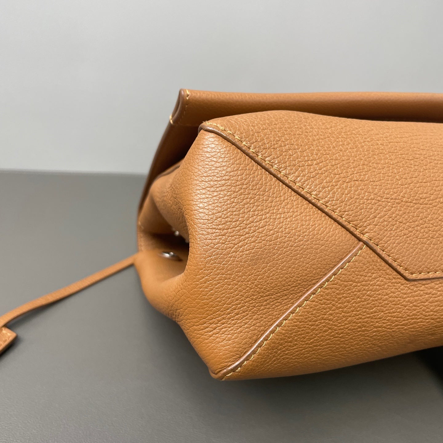 Louis Vuitton Lockme Leather Brown - view 9