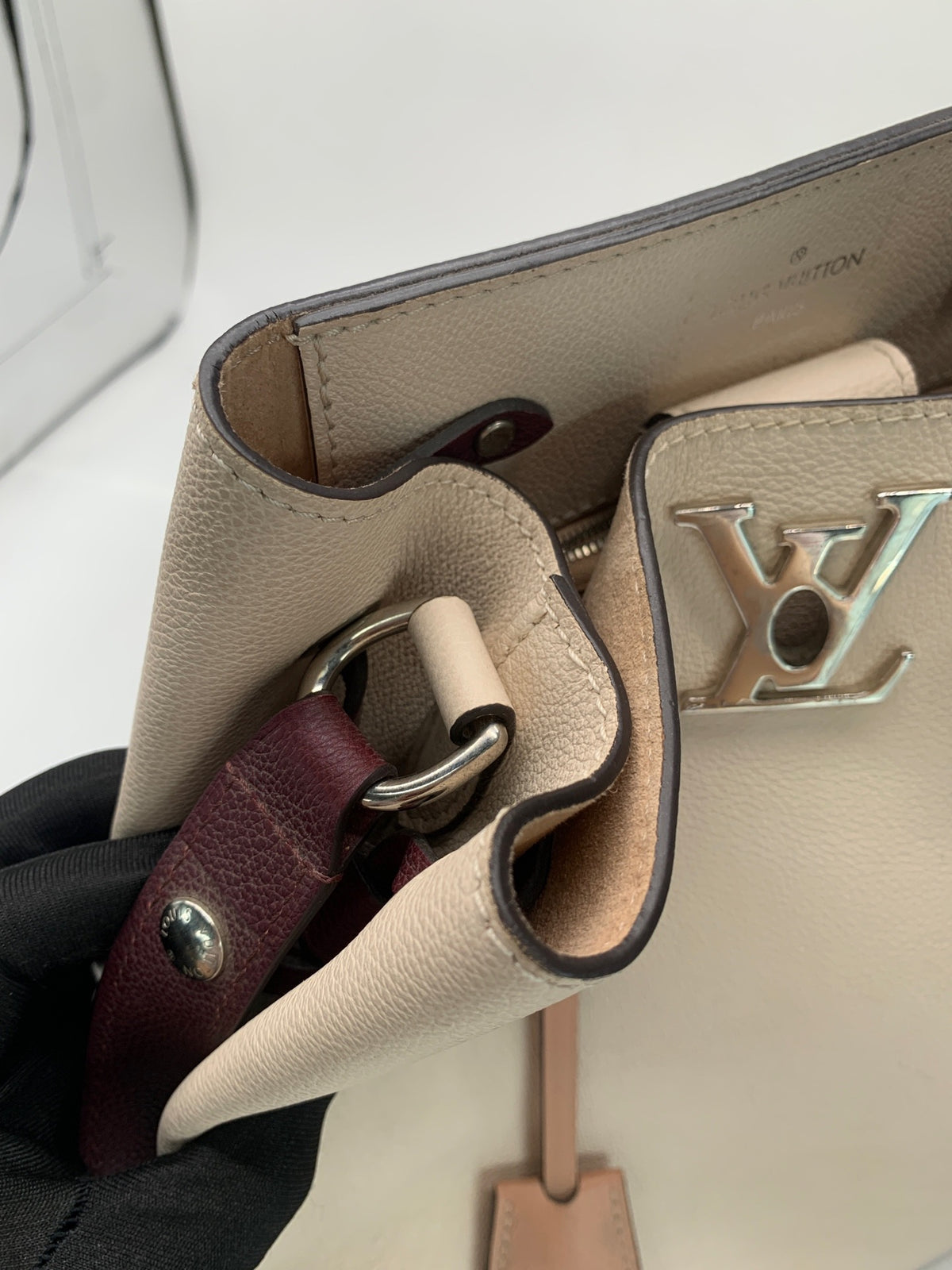 Louis Vuitton - Lockme Bucket - Leather - Beige - (medium)