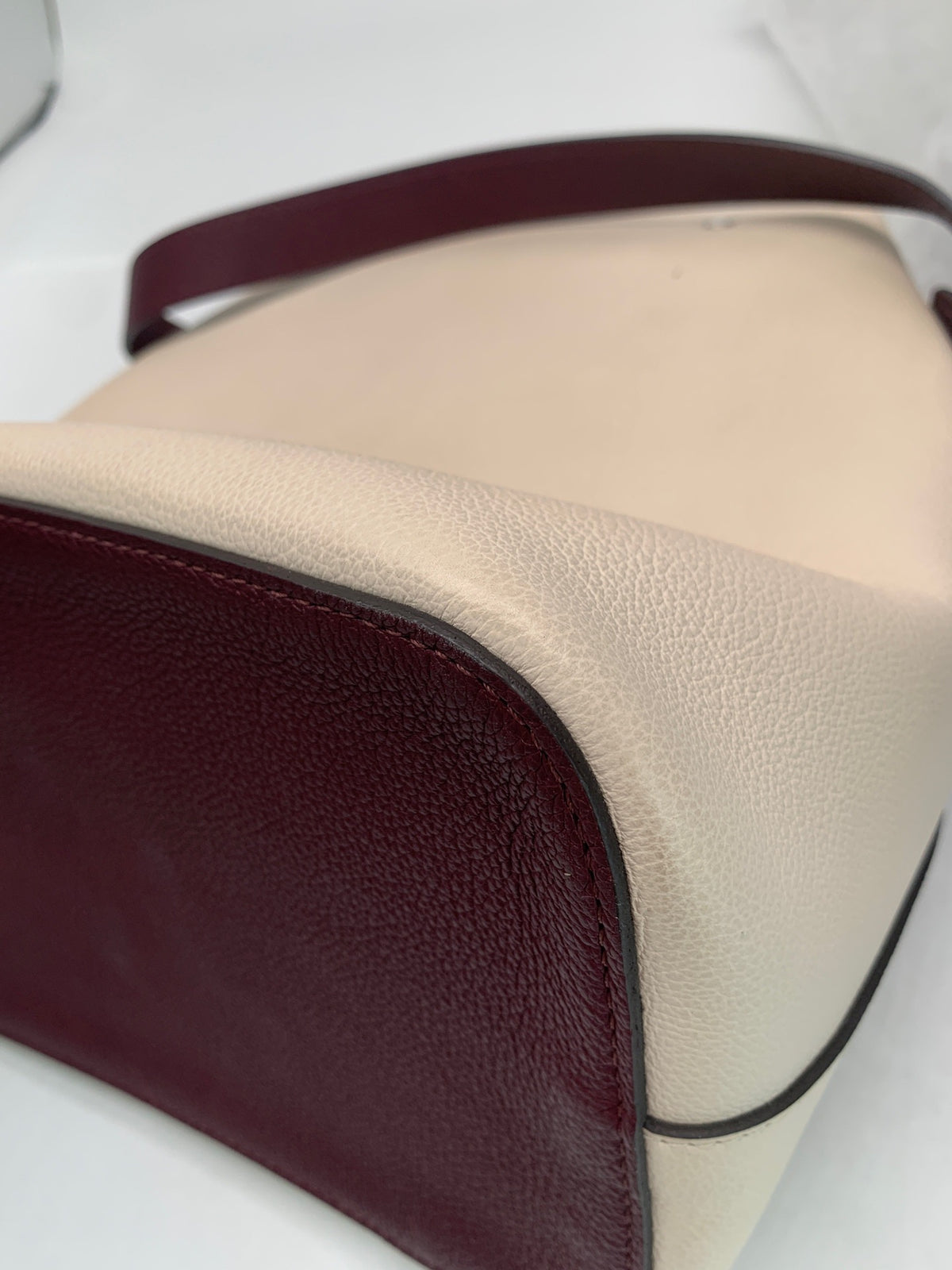 Louis Vuitton - Lockme Bucket - Leather - Beige - (medium)