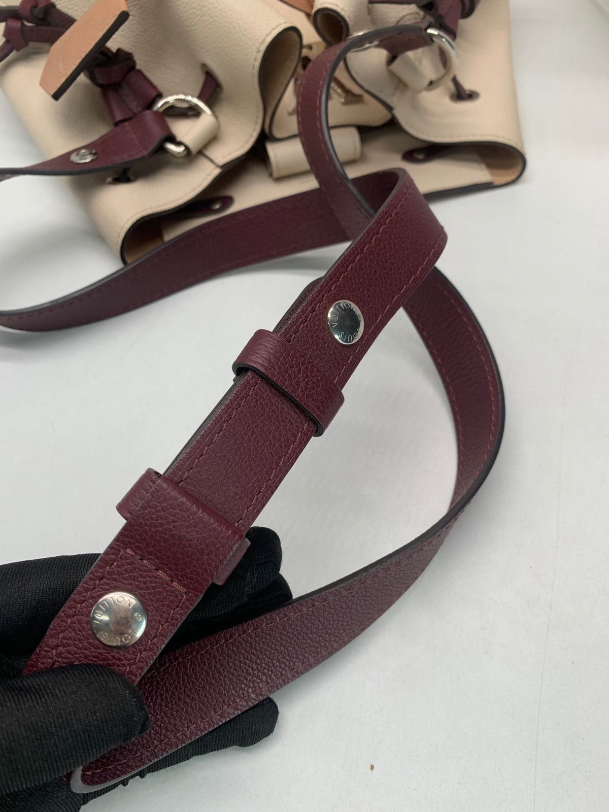 Louis Vuitton - Lockme Bucket - Leather - Beige - (medium)