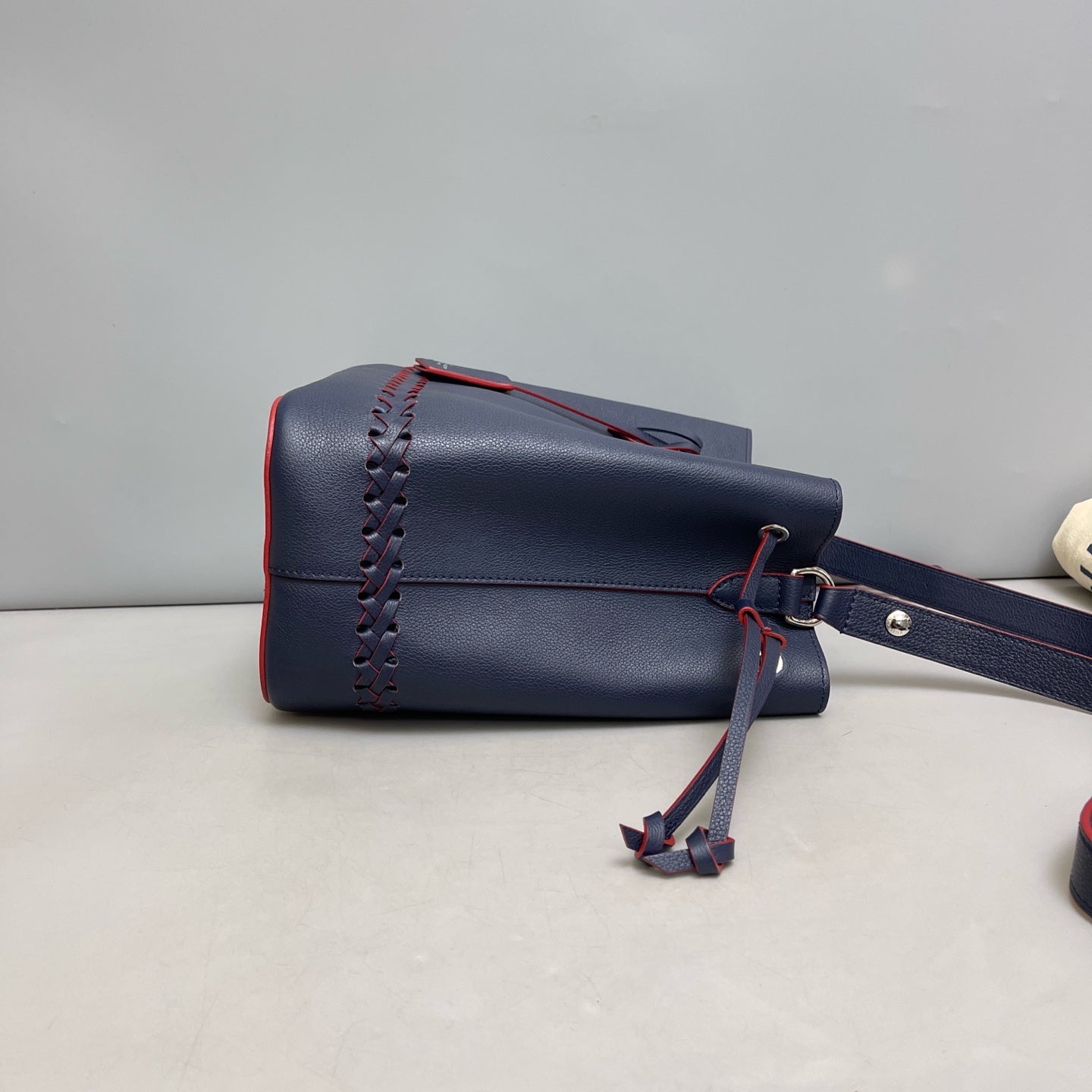 Louis Vuitton - Lockme Bucket - Leather - Blue - (medium)